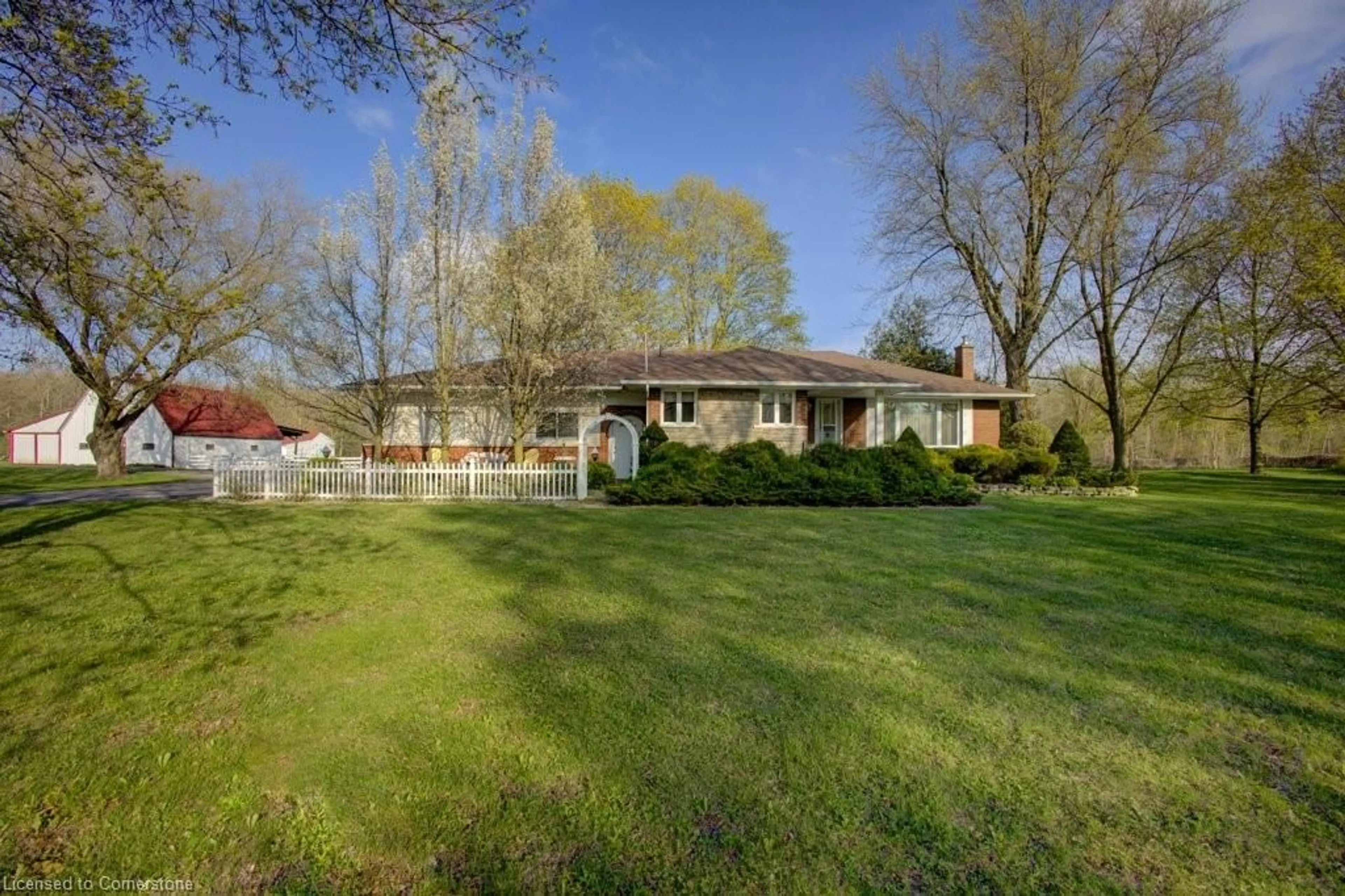 A pic from outside/outdoor area/front of a property/back of a property/a pic from drone, unknown for 8557 Road 164, Listowel Ontario N4W 3G6