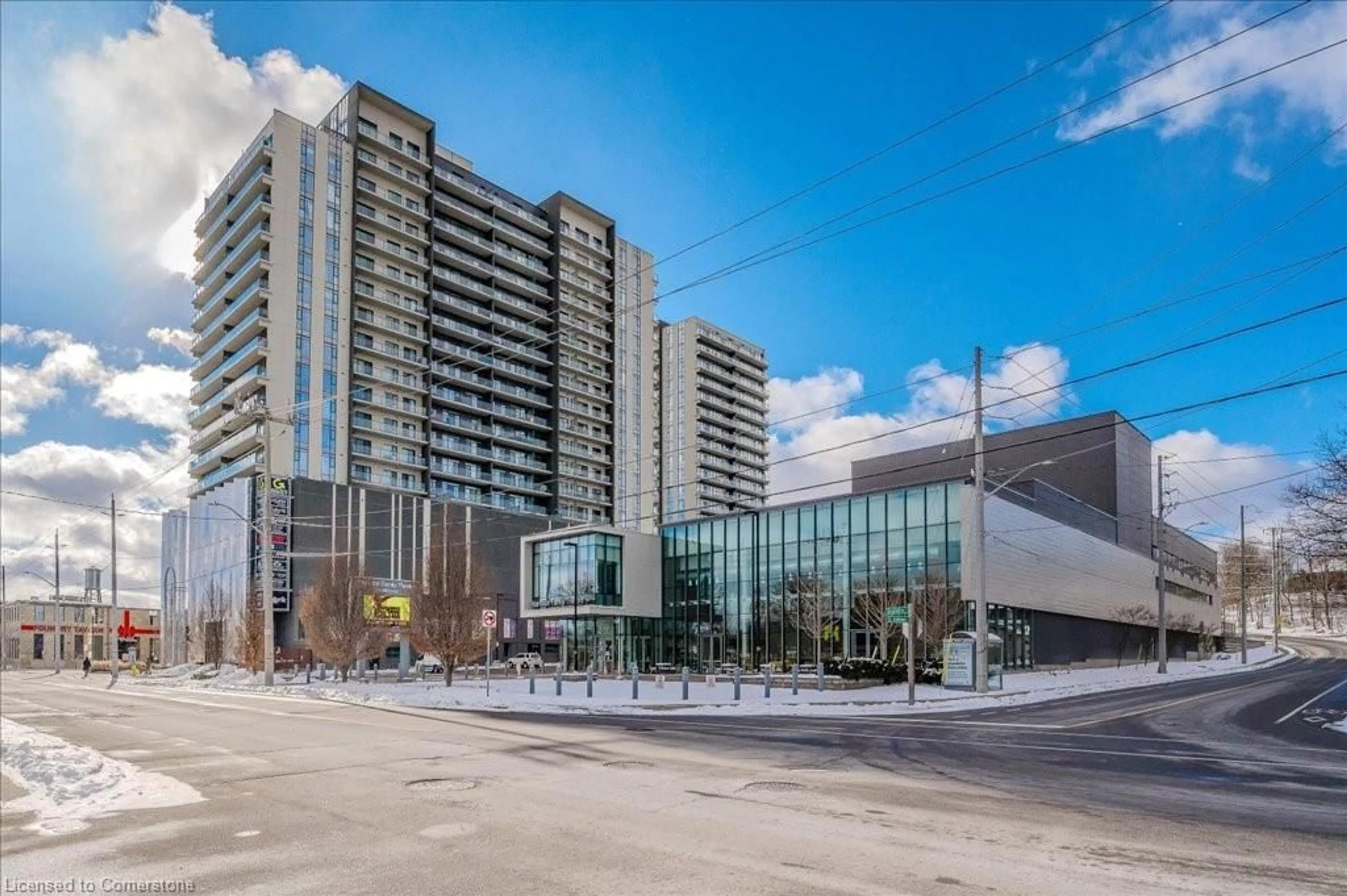 Indoor foyer for 15 Glebe St #1406, Cambridge Ontario N1S 0C3