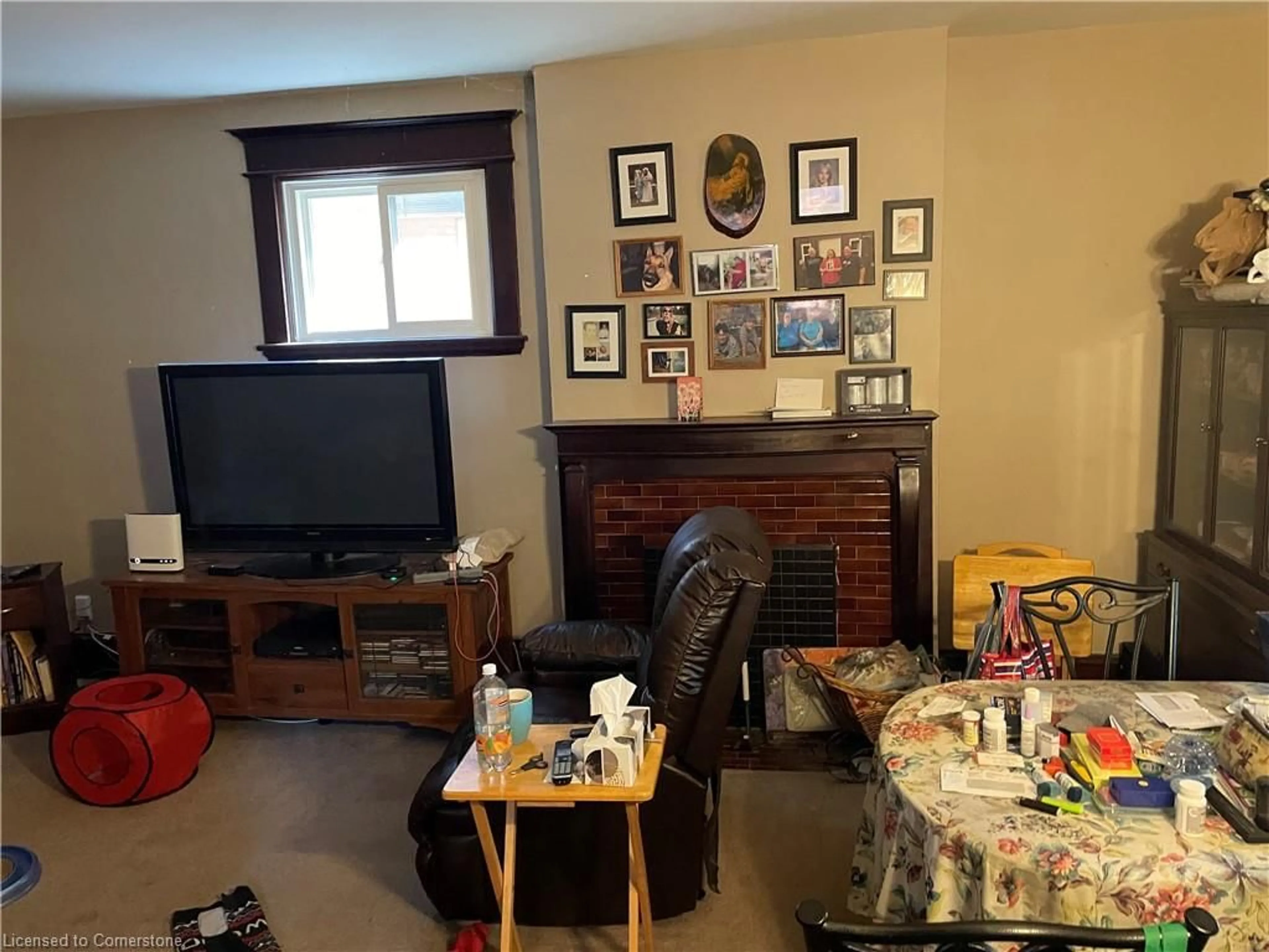 A pic of a room for 126 Chatham St, Brantford Ontario N3S 4G4