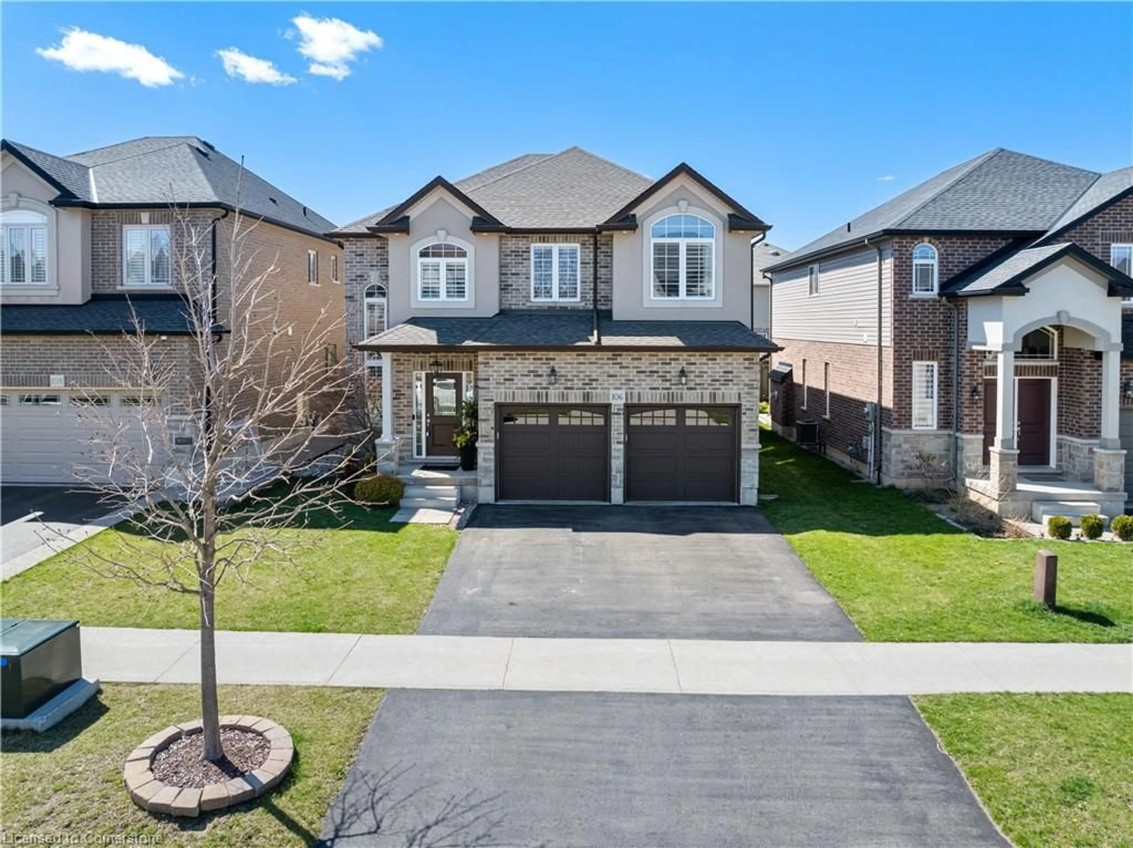 A pic from outside/outdoor area/front of a property/back of a property/a pic from drone, street for 106 Lampman Drive Dr, Grimsby Ontario L3M 0E7
