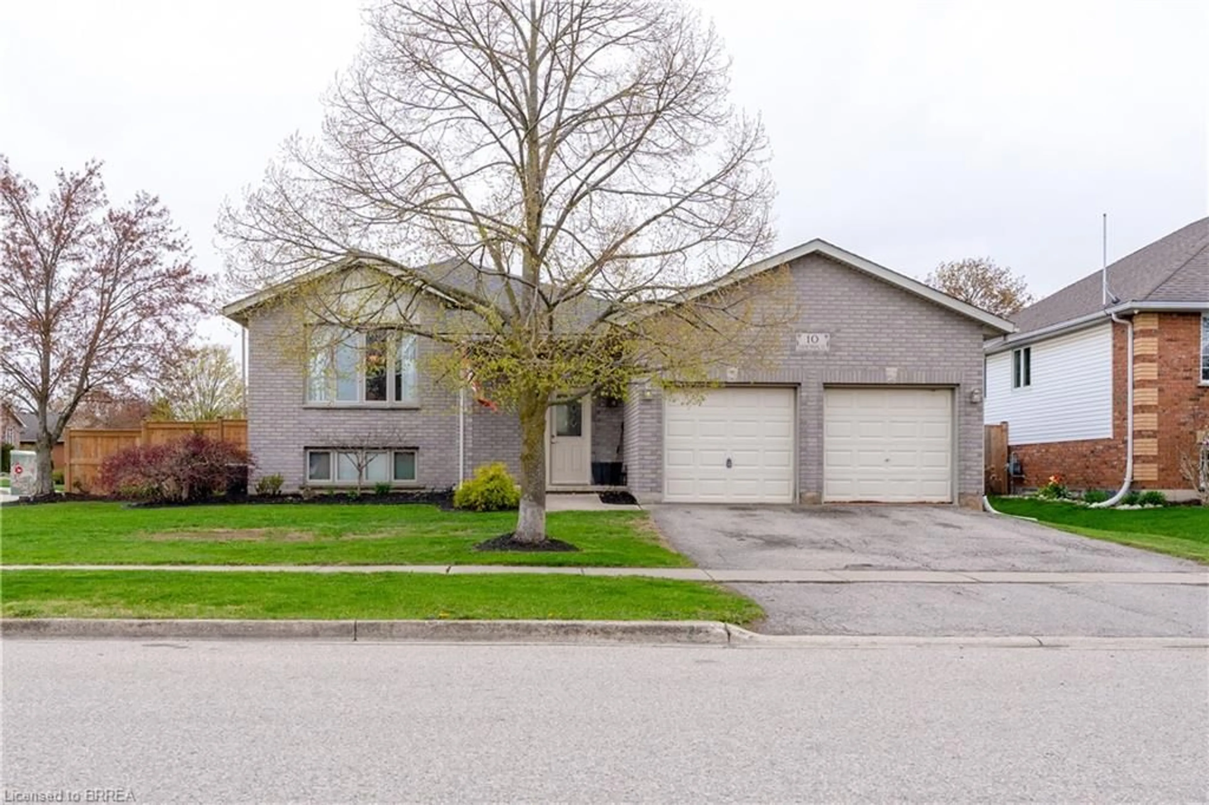 Home with brick exterior material, street for 10 Armstrong St, Paris Ontario N3L 4B4
