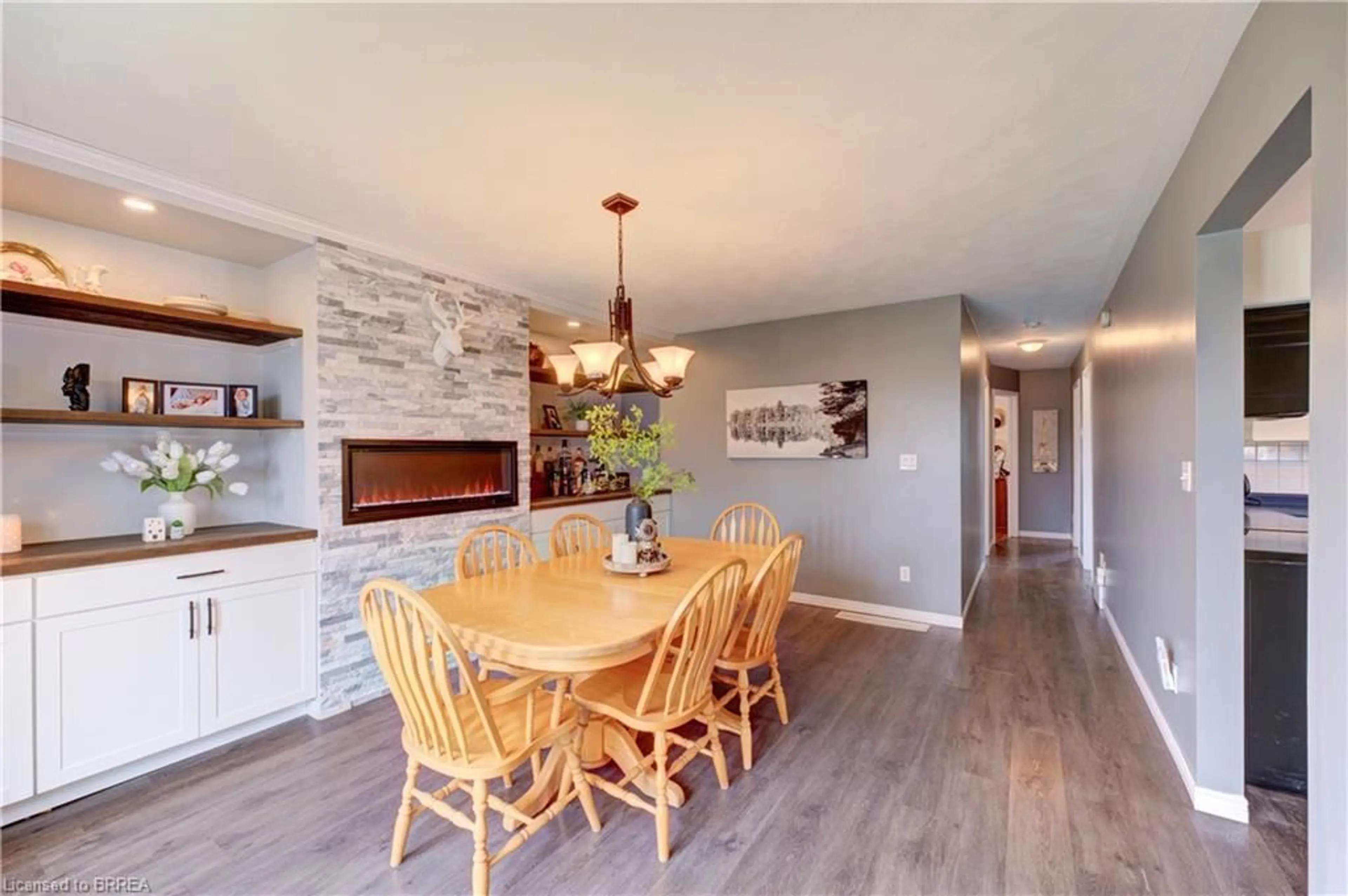 Dining room, wood/laminate floor for 10 Armstrong St, Paris Ontario N3L 4B4