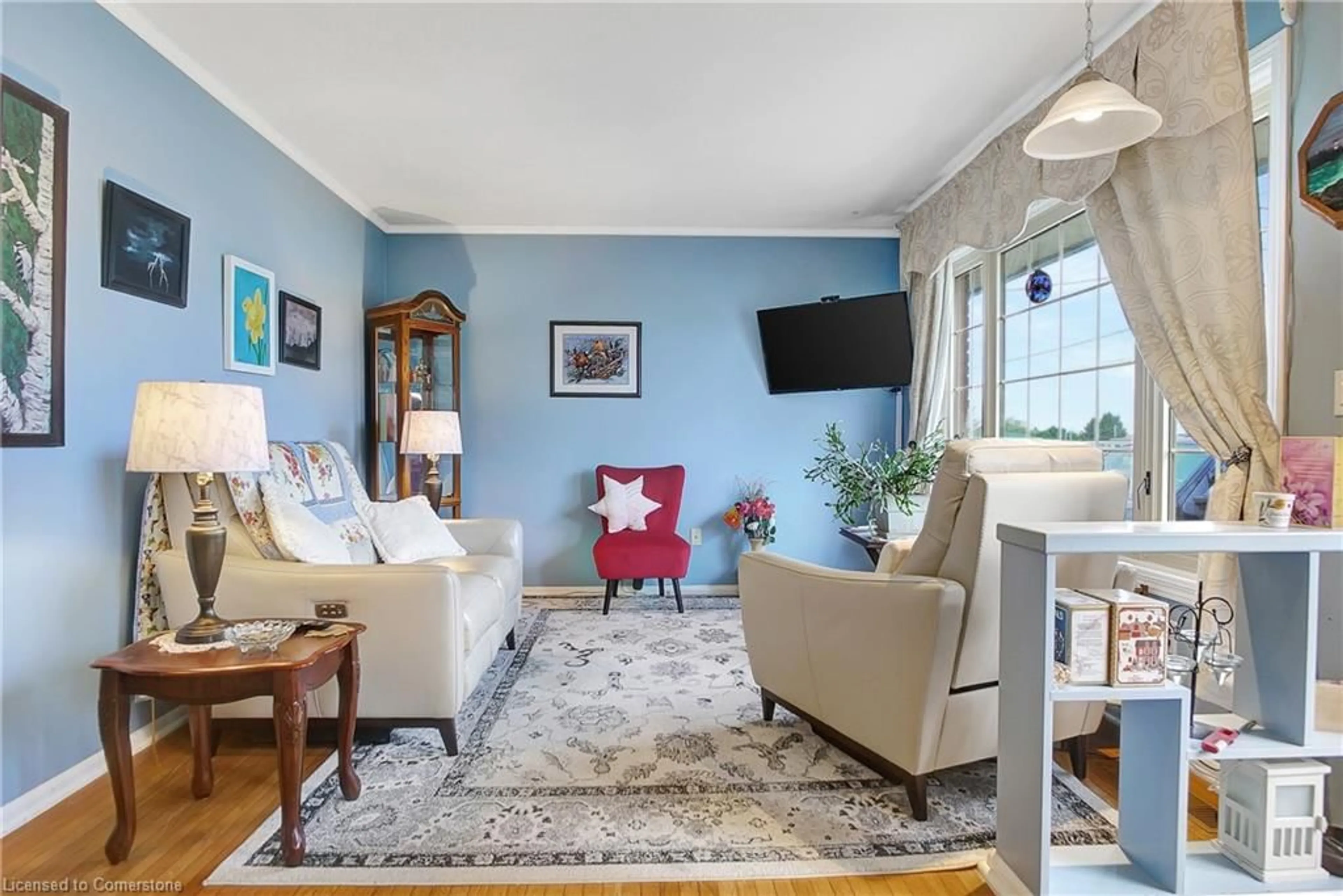 Living room with furniture, unknown for 1084 Devonshire Ave, Woodstock Ontario N4S 5S3