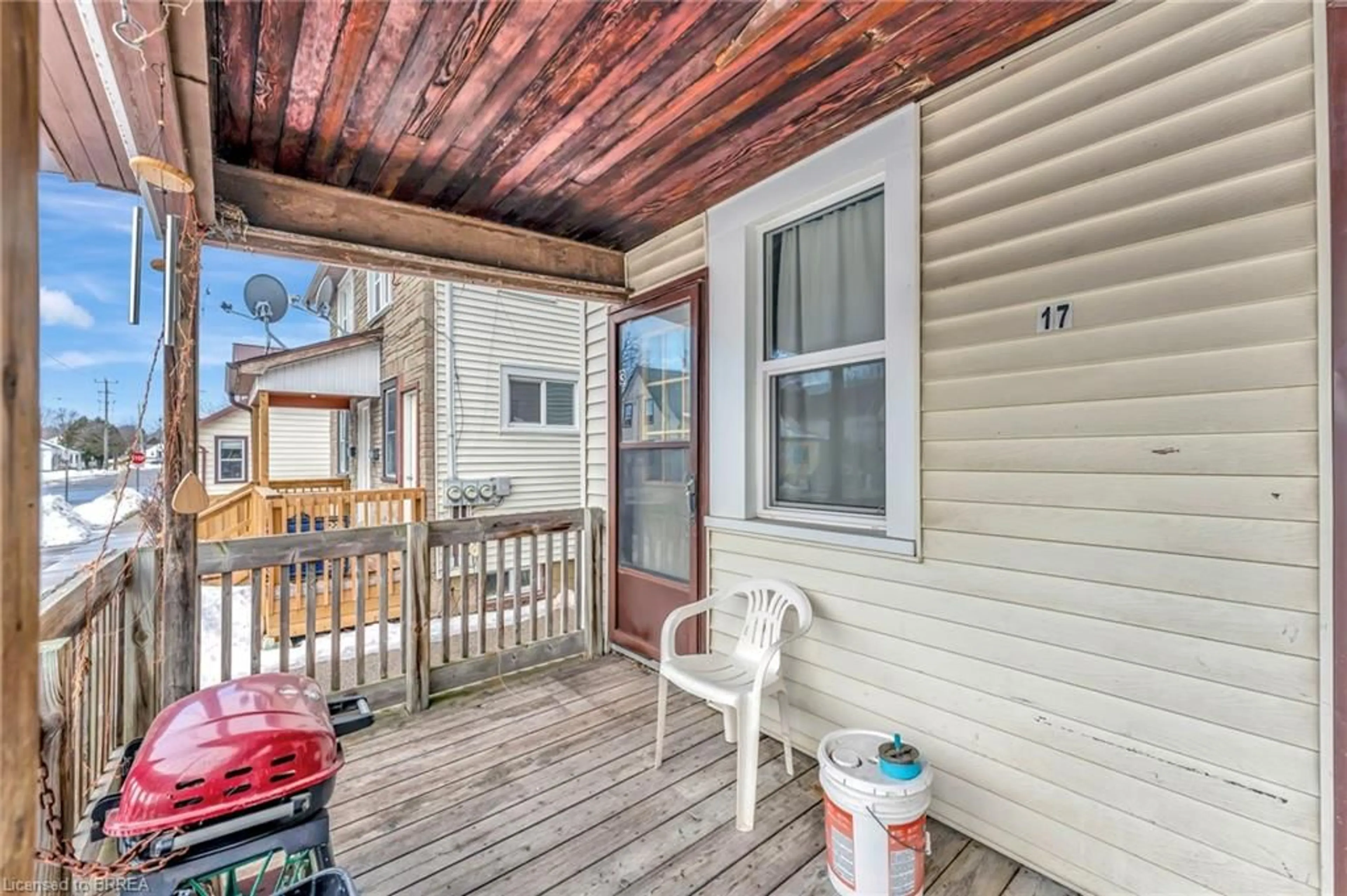 Patio, street for 17 Chapel St, Simcoe Ontario N3Y 1N3
