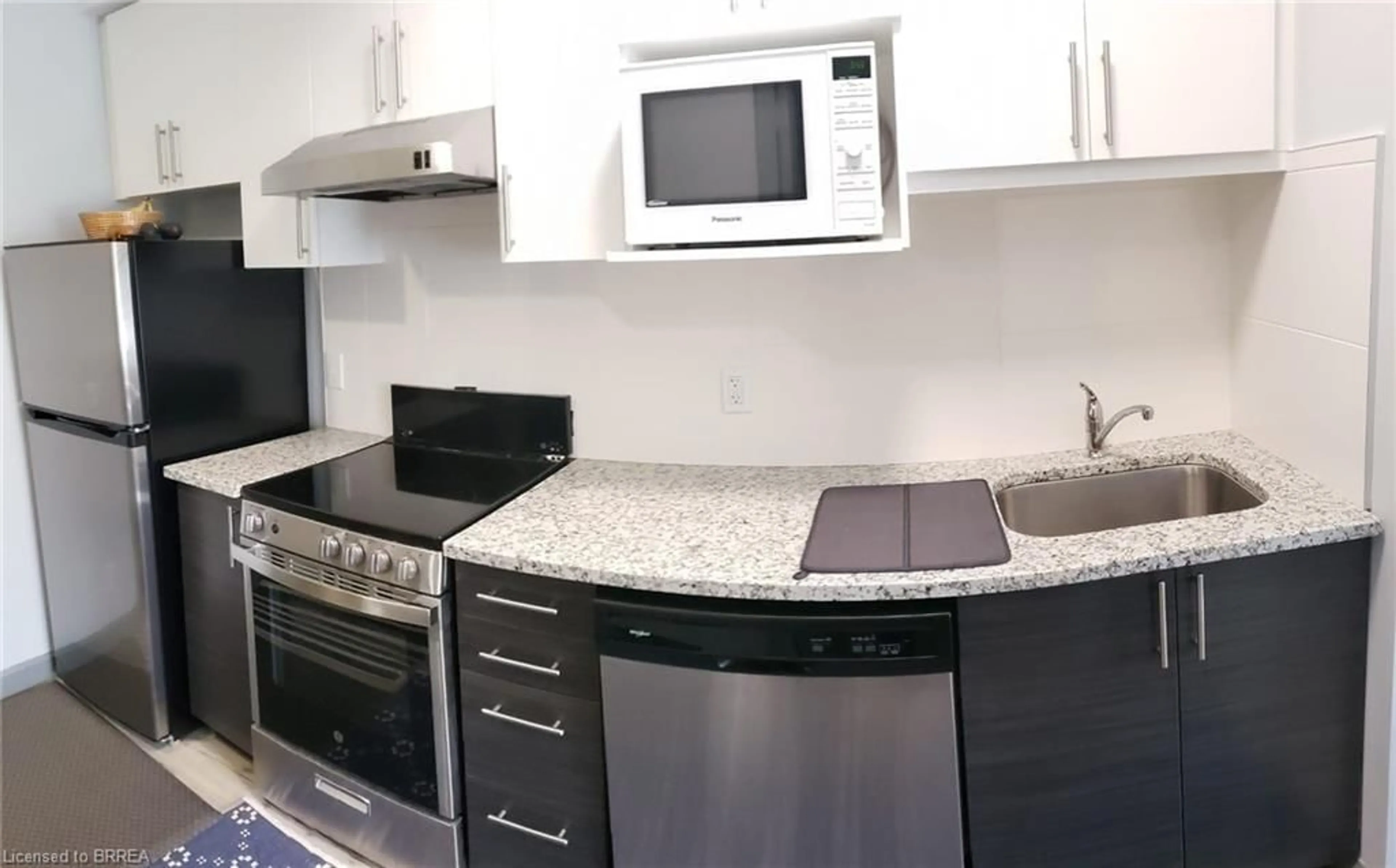 Standard kitchen, unknown for 77 Leland St #205, Hamilton Ontario L8S 3A1