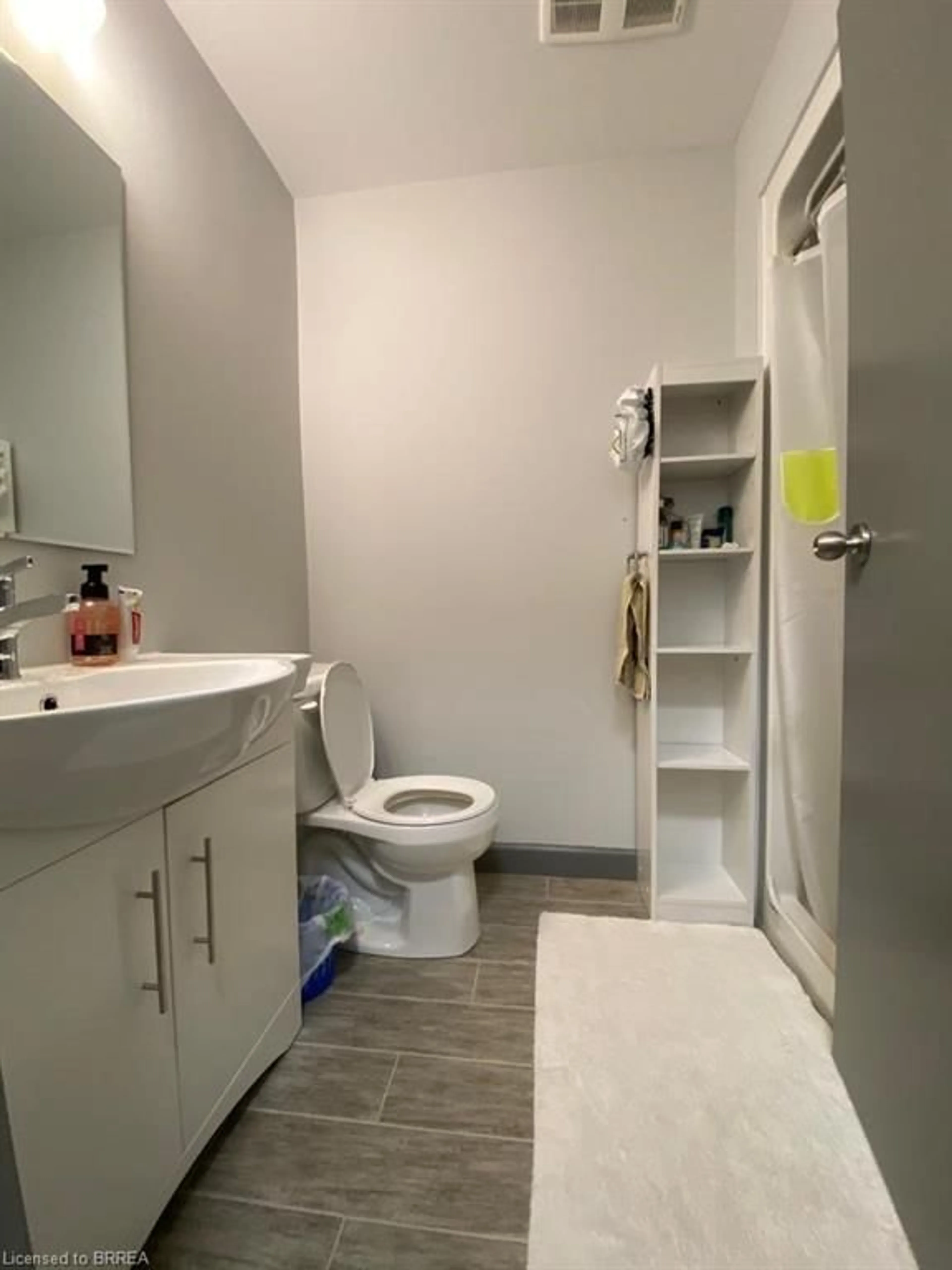 A pic of a room for 77 Leland St #205, Hamilton Ontario L8S 3A1