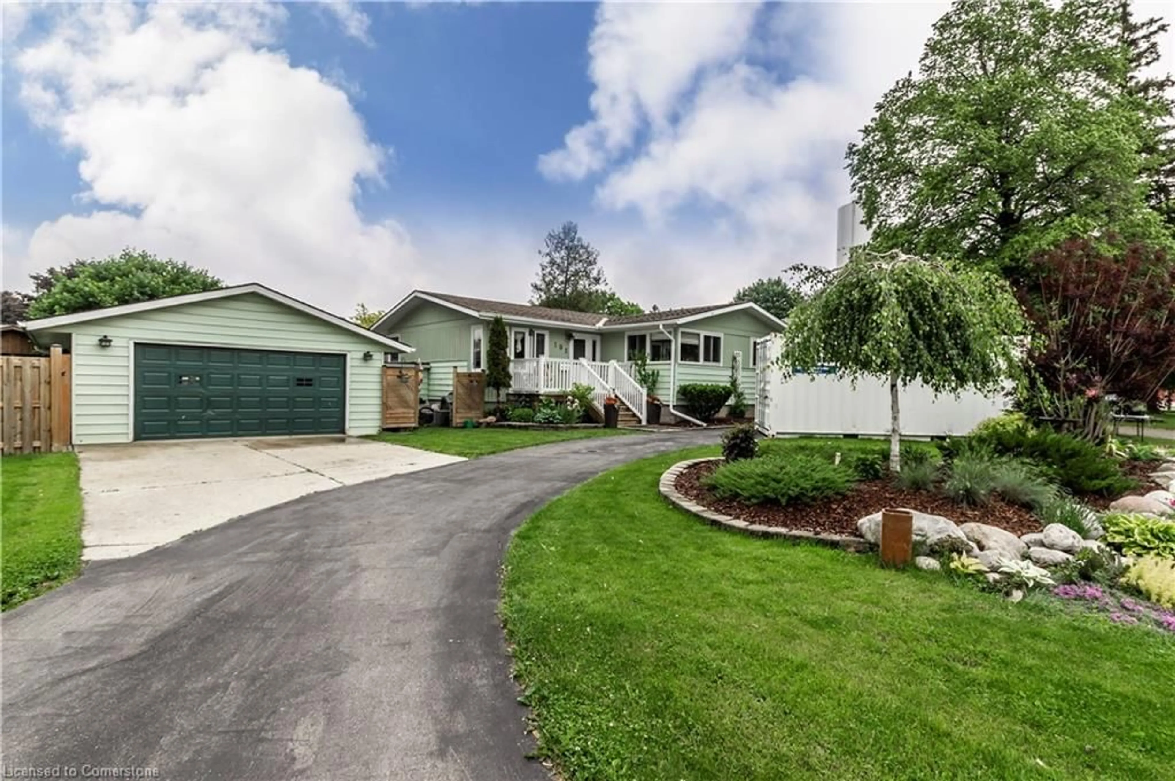 A pic from outside/outdoor area/front of a property/back of a property/a pic from drone, street for 191 Kent St, Mitchell Ontario N0K 1N0