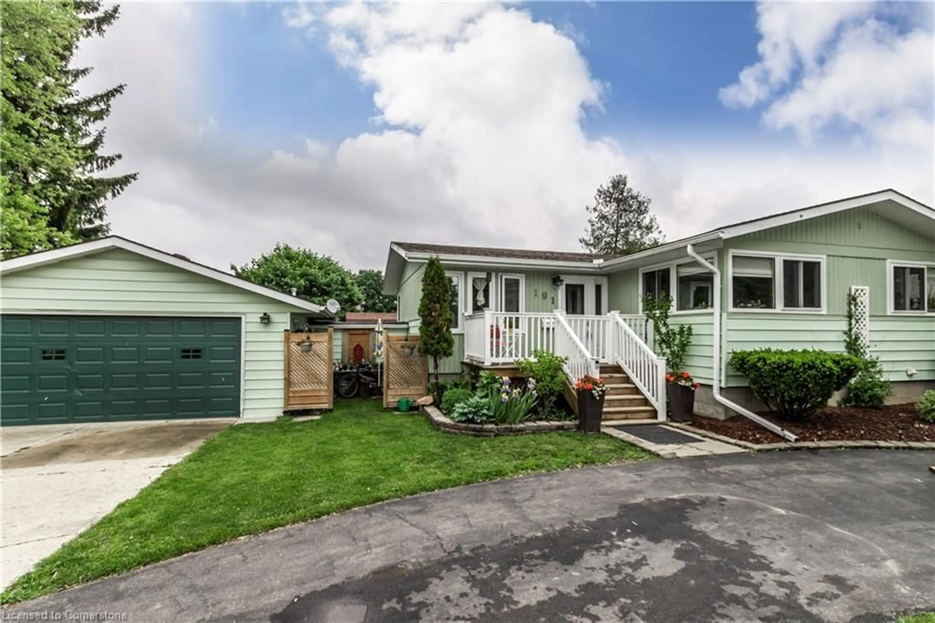 Home with vinyl exterior material, street for 191 Kent St, Mitchell Ontario N0K 1N0