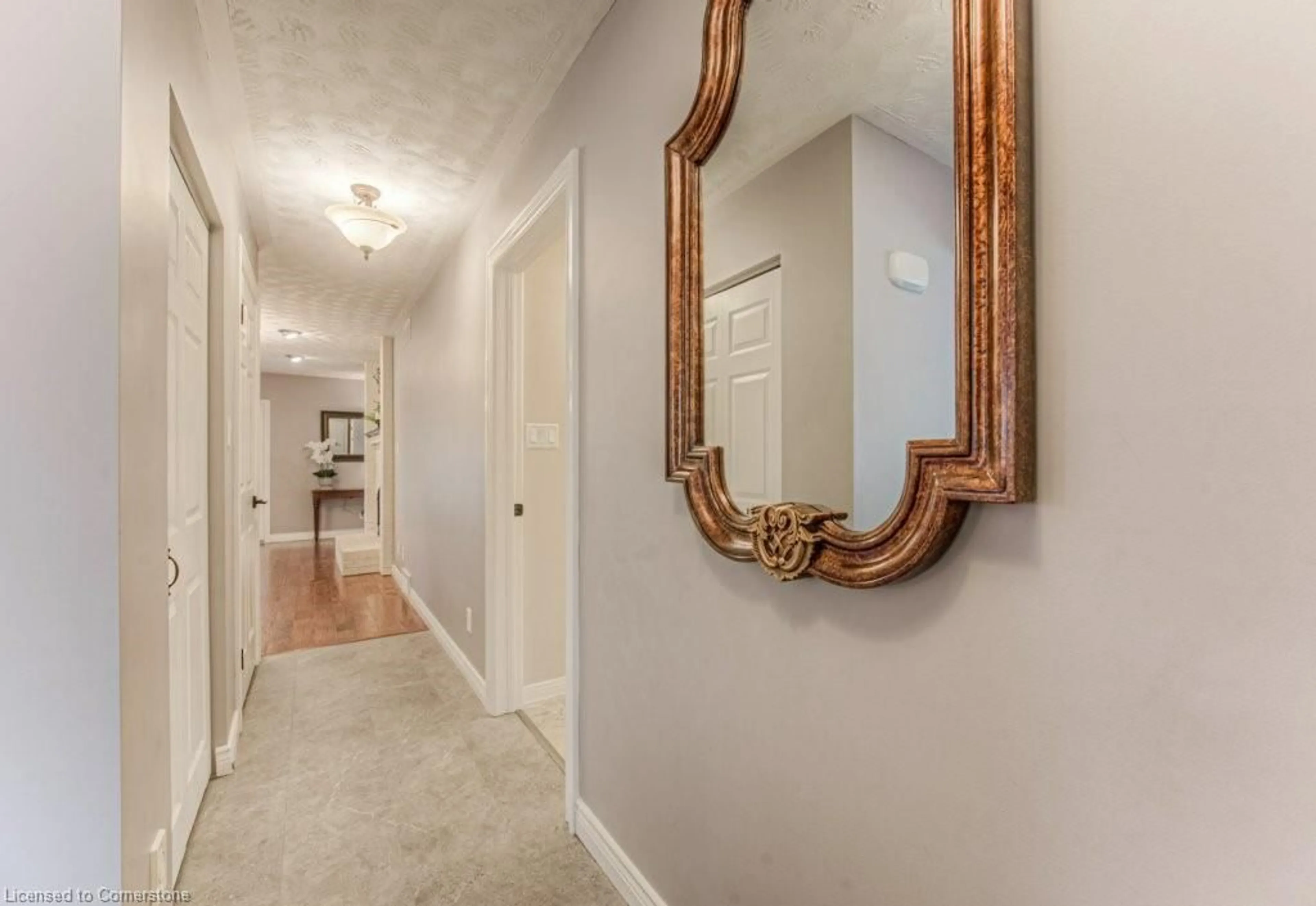 Indoor entryway for 478 Redfox Rd, Waterloo Ontario N2K 2T1