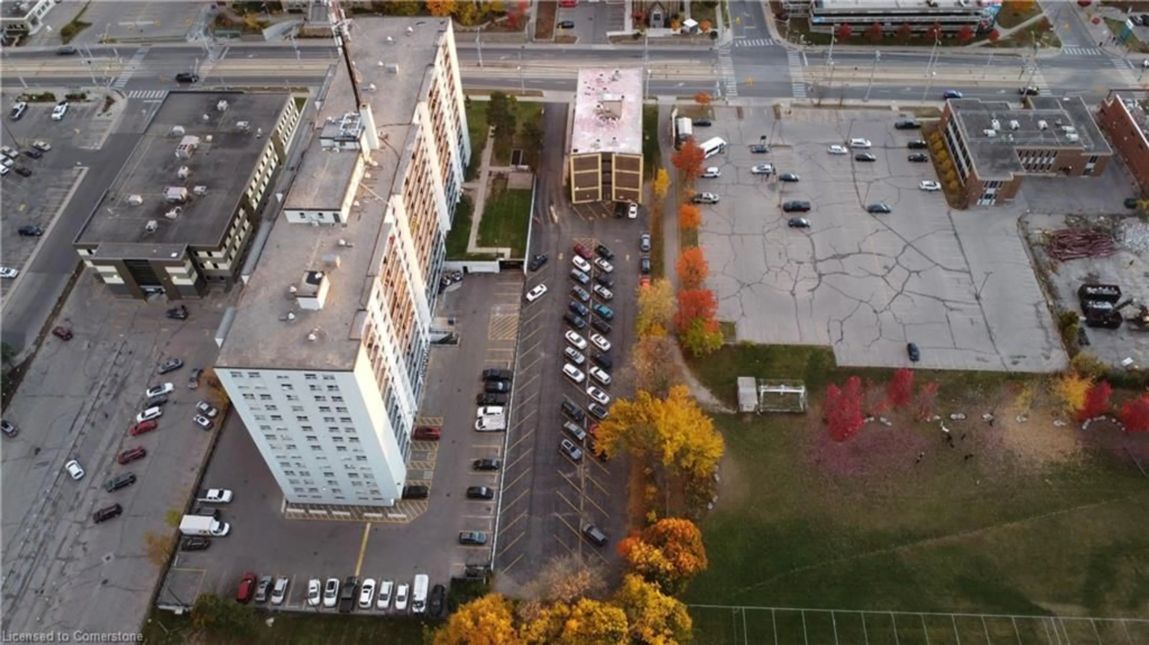 Parking for 824 King St, Kitchener Ontario N2G 1G1