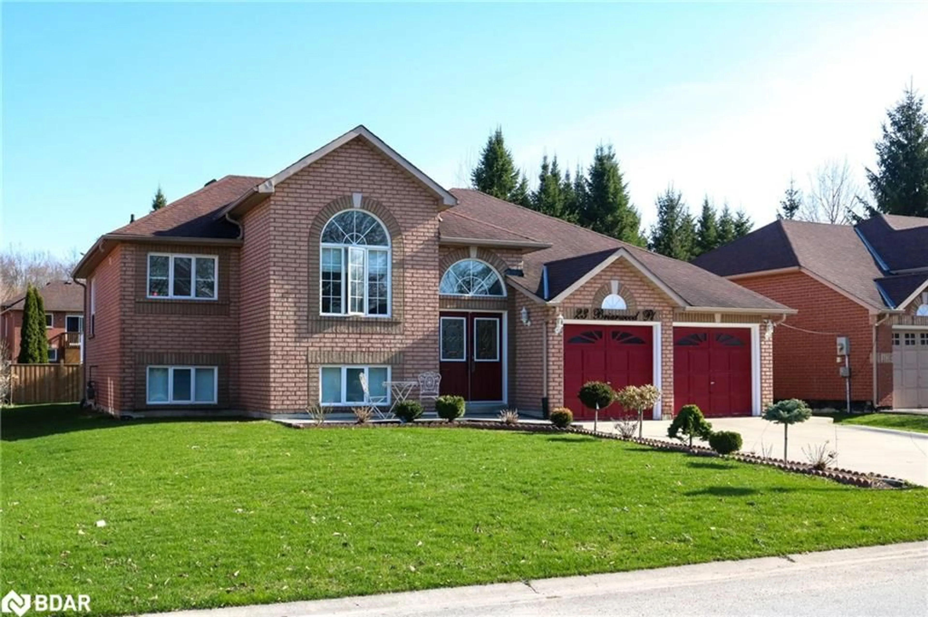 Home with brick exterior material, street for 23 Briarwood Pl, Wasaga Beach Ontario L9Z 2N9