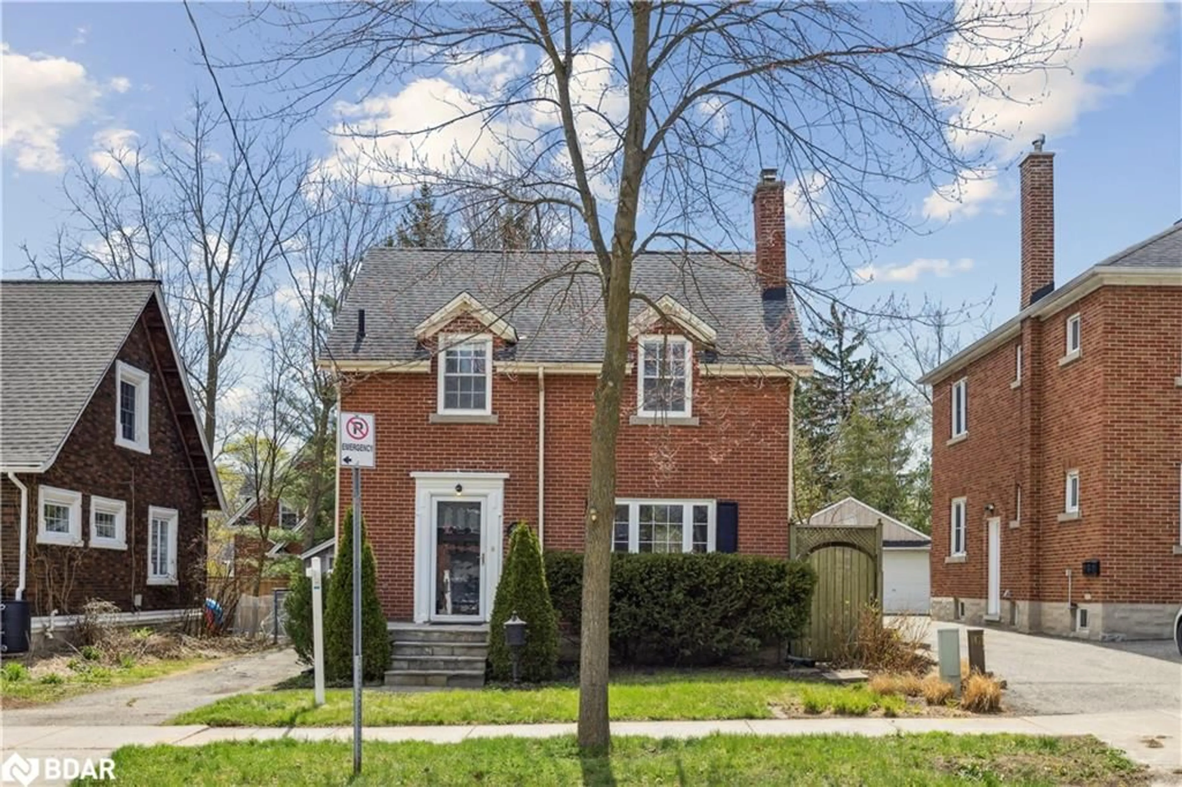 Home with brick exterior material, street for 127 Krug St, Kitchener Ontario N2H 2Y1
