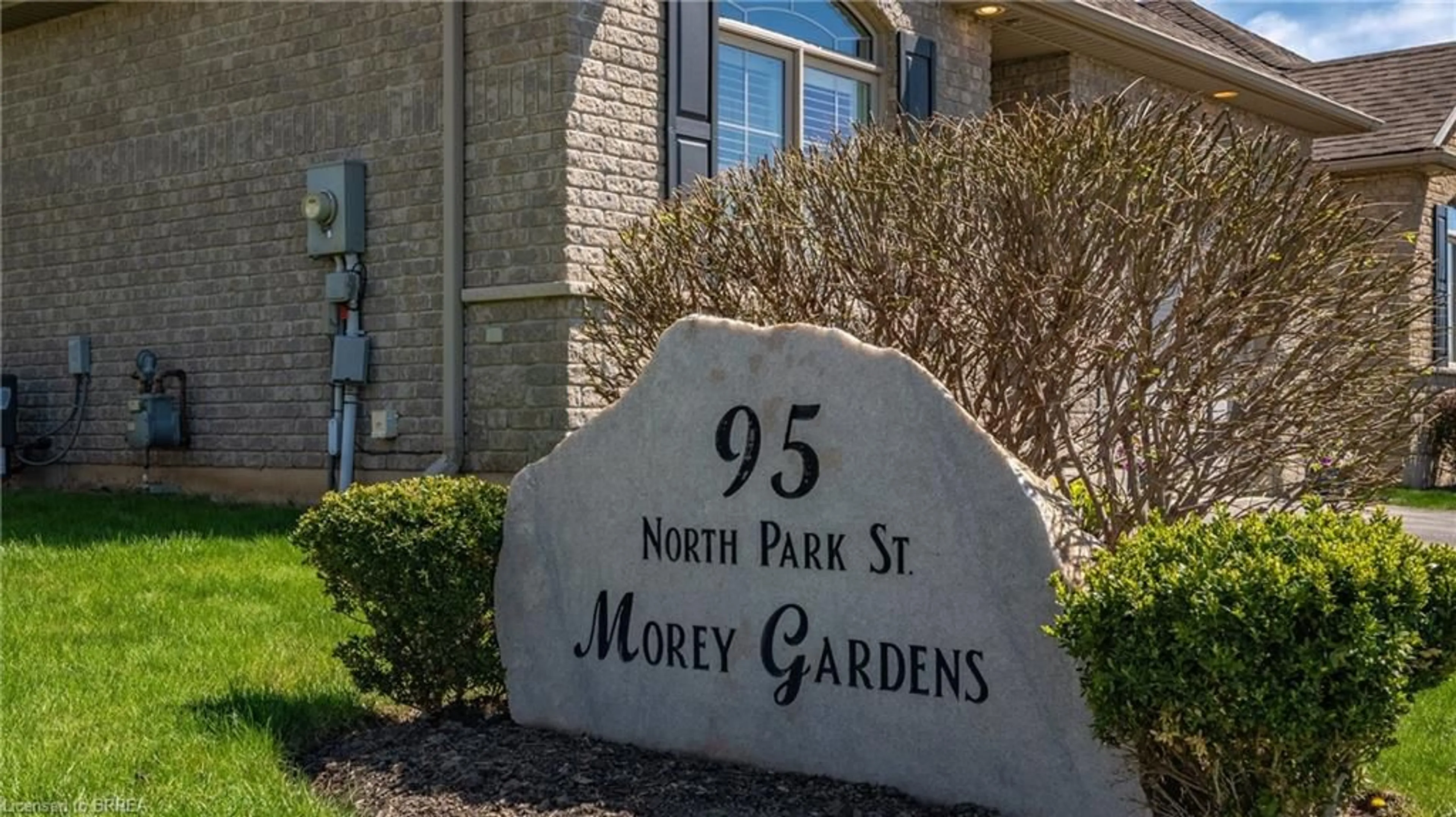 Indoor entryway for 95 North Park St #1, Brantford Ontario N3R 4K2