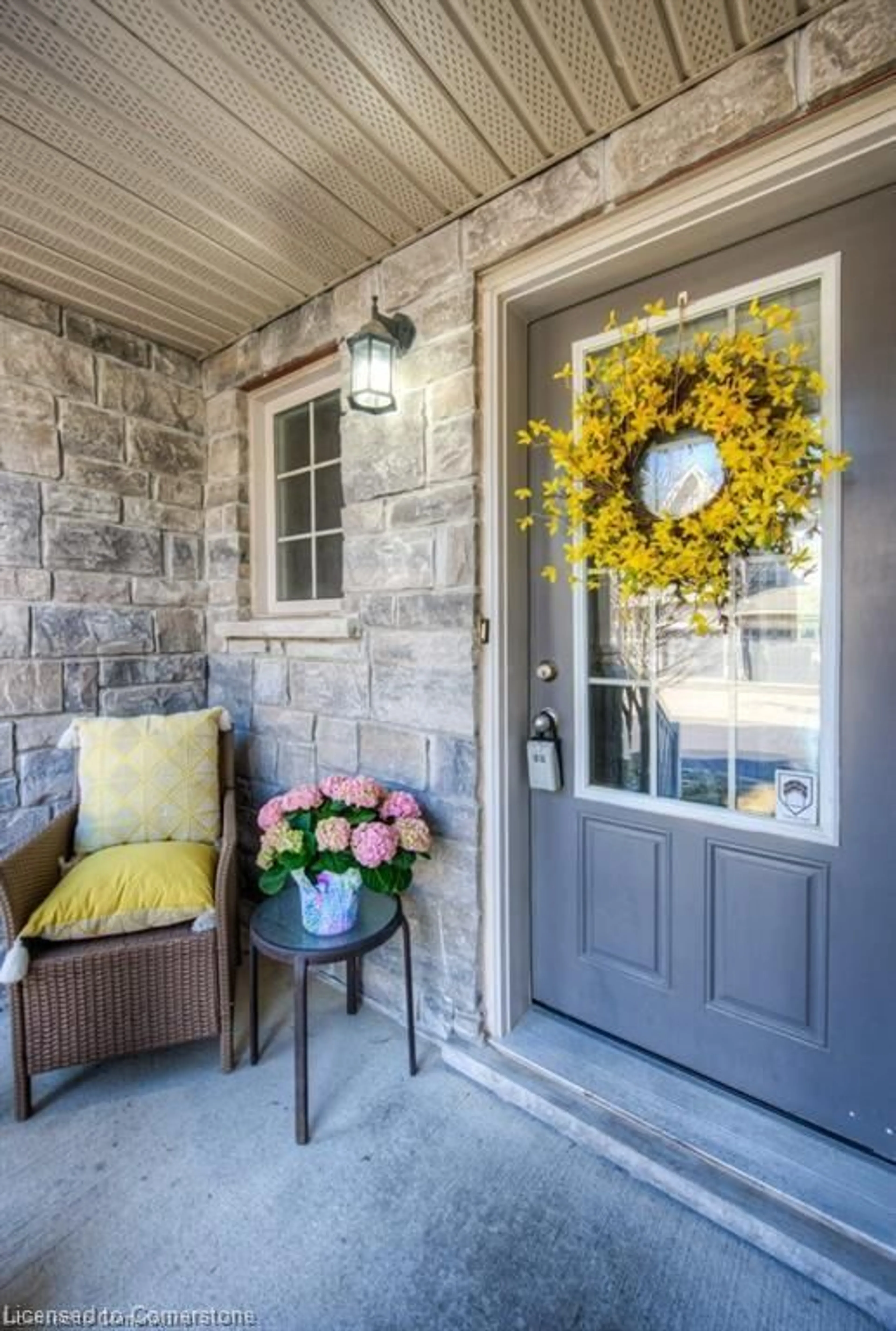 Indoor entryway for 7 Upper Mercer St #F24, Kitchener Ontario N2A 0B7