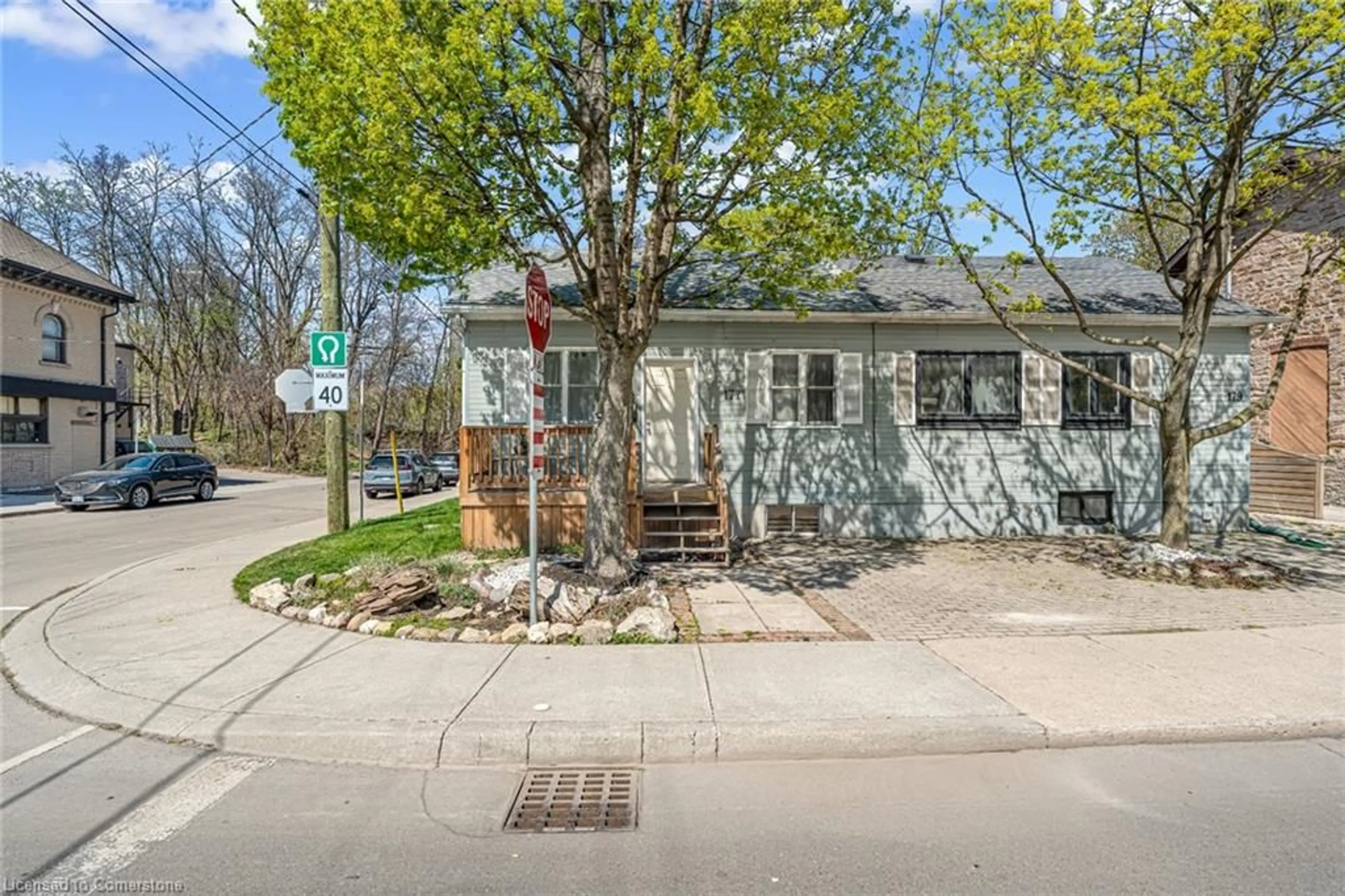 Patio, street for 177 Young St, Hamilton Ontario L8N 1V9