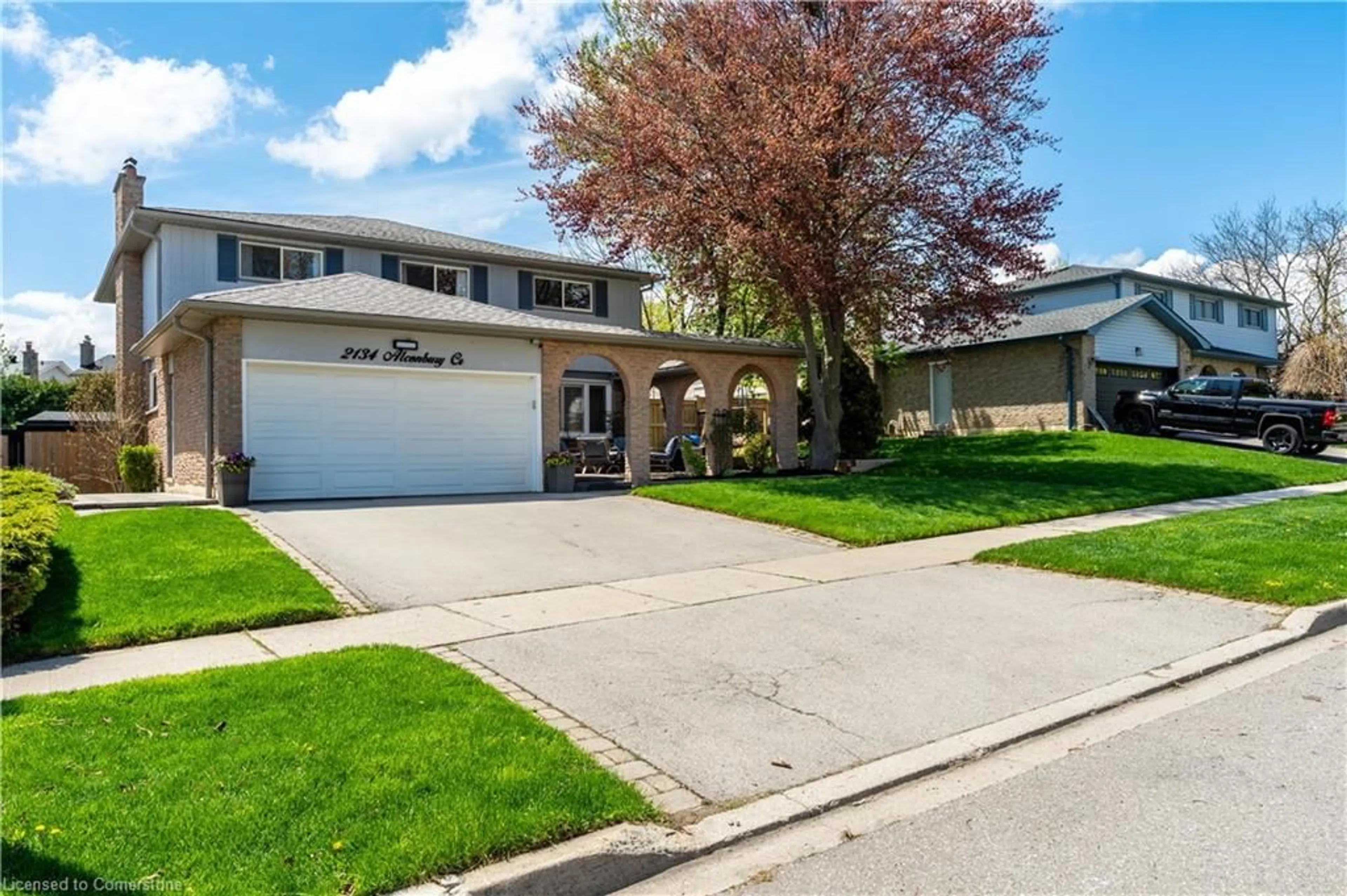 Home with vinyl exterior material, street for 2134 Alconbury Cres, Burlington Ontario L7P 3C4