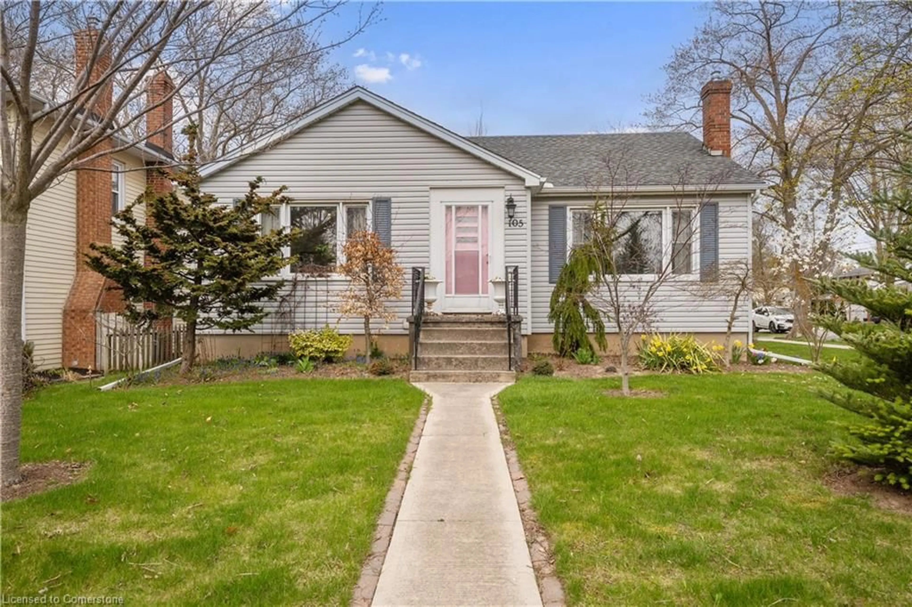 Home with brick exterior material, street for 105 Mary St, Niagara-on-the-Lake Ontario L0S 1J0