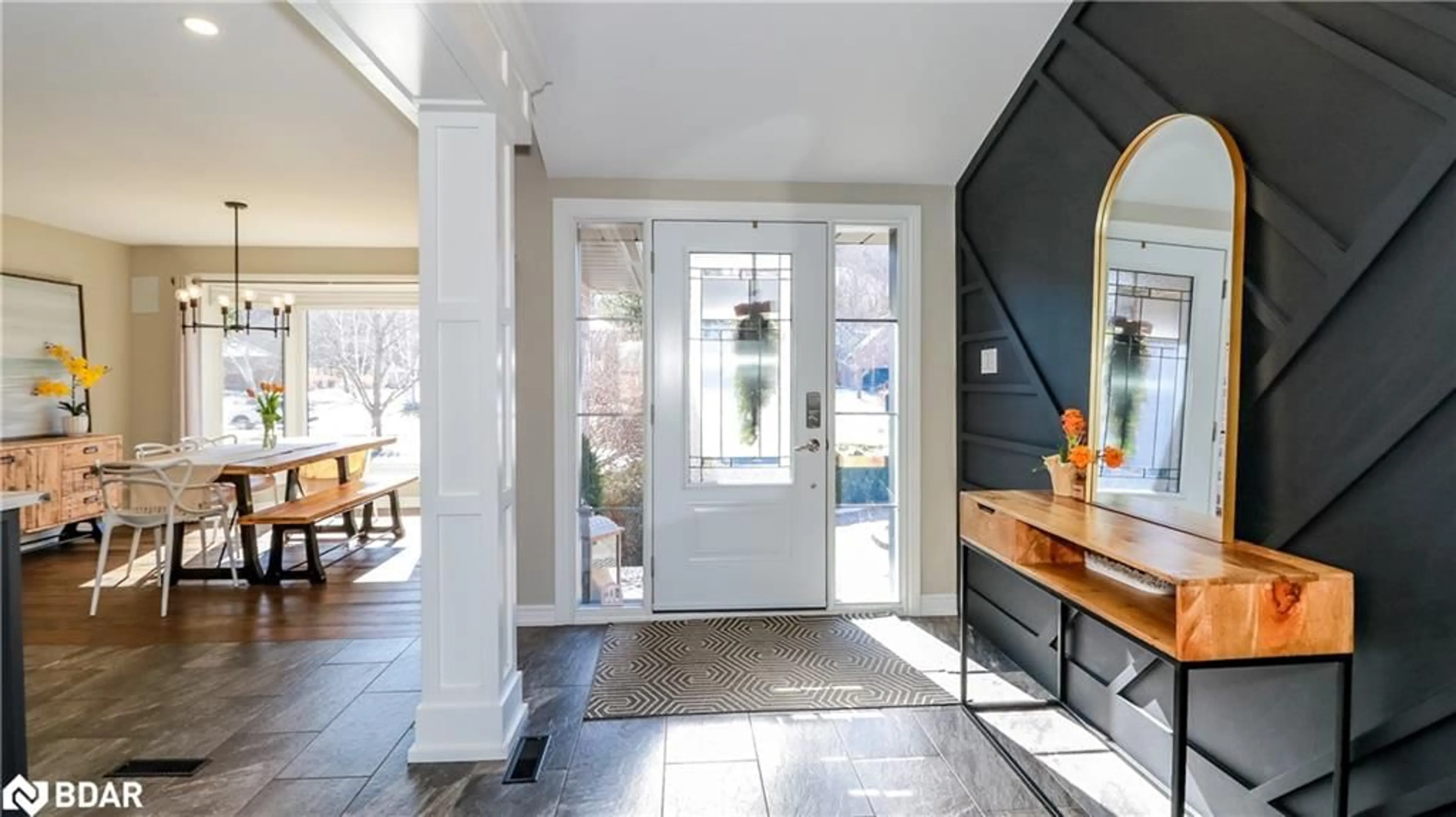 Indoor entryway for 24 Eder Trail, Springwater Ontario L0L 1Y3