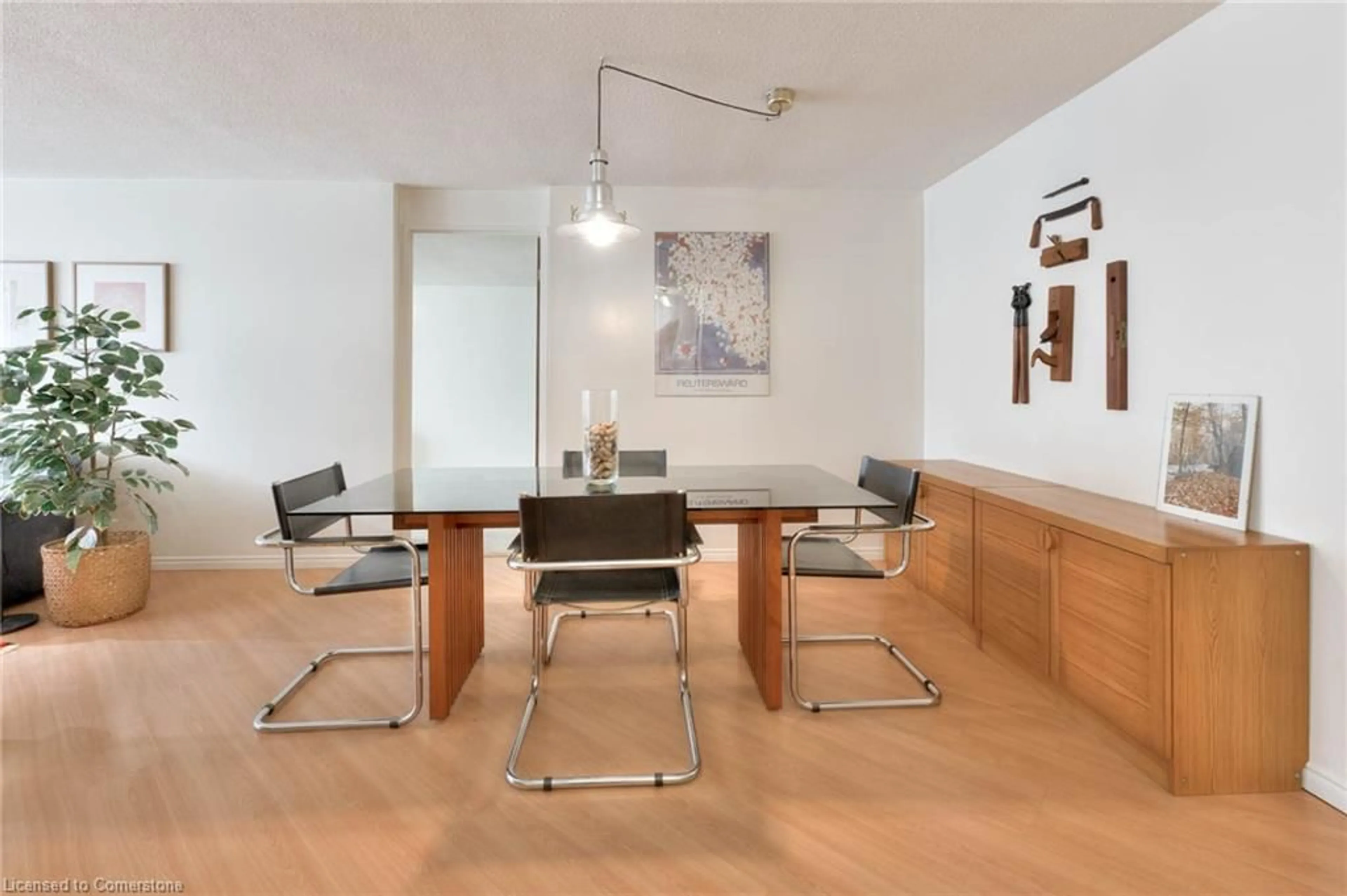 A pic of a room for 55 Green Valley Dr #215, Kitchener Ontario N2P 1Z6