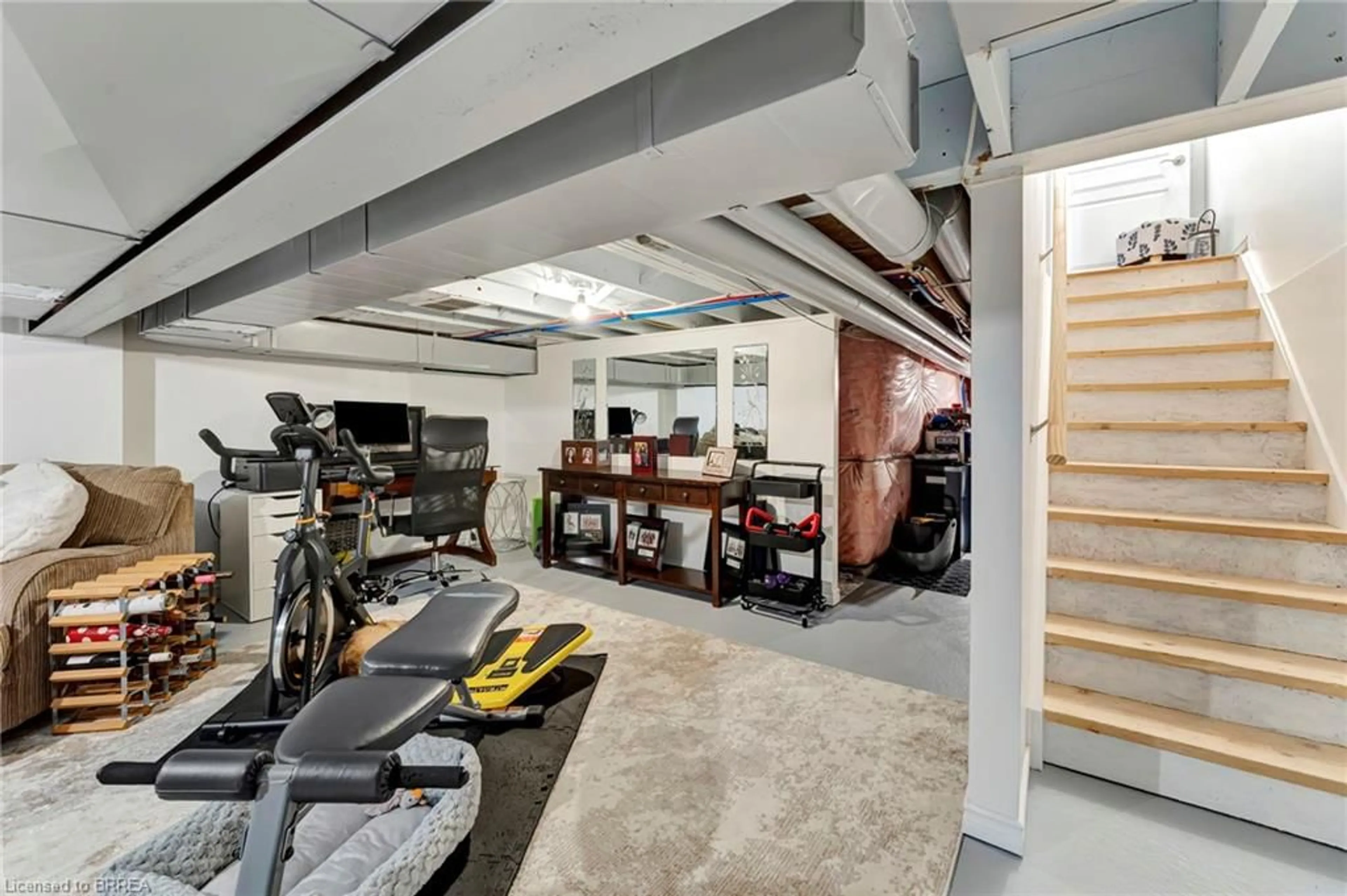 Indoor garage for 80 Willow St #33, Paris Ontario N3L 2K6