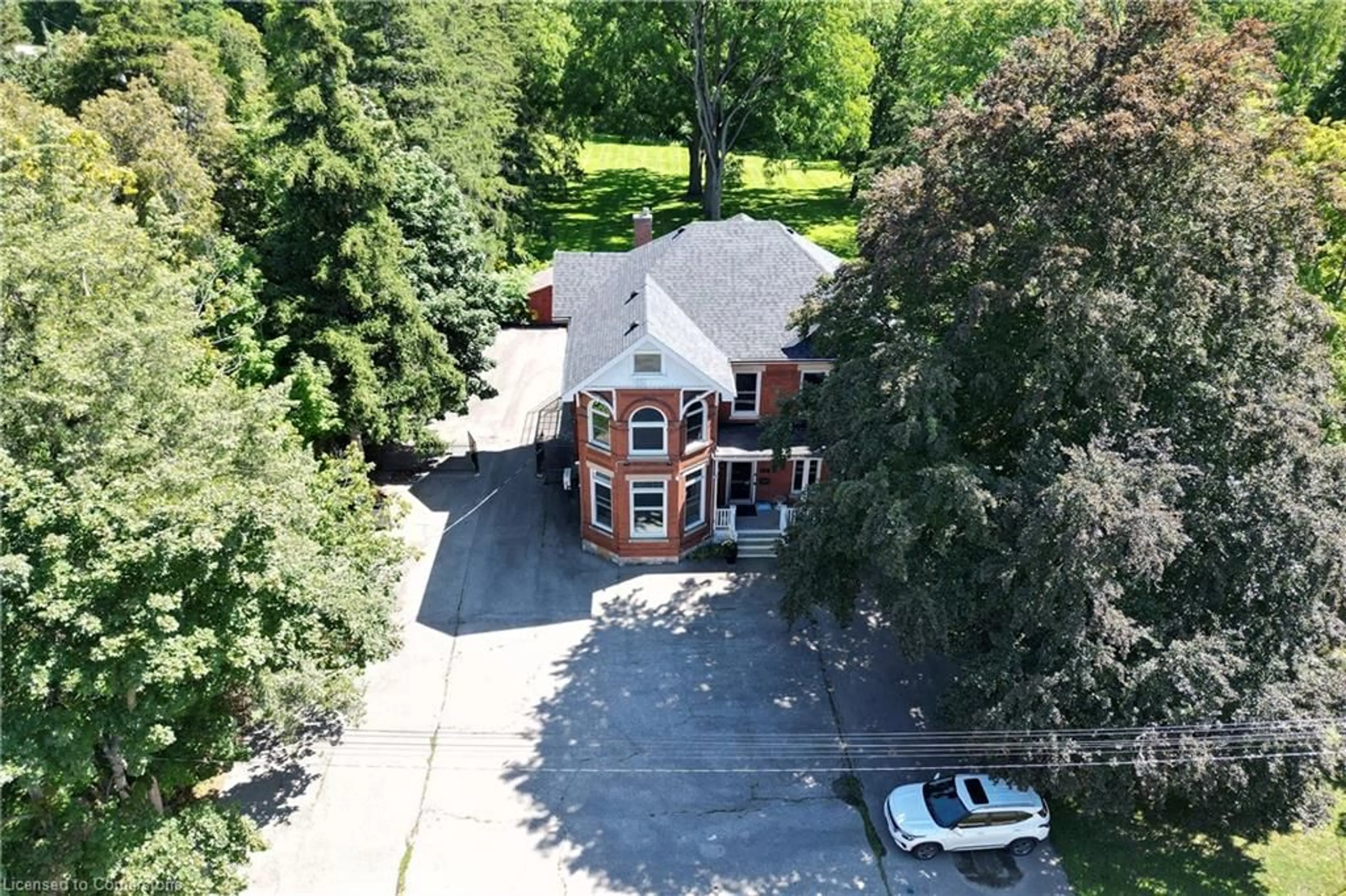 A pic from outside/outdoor area/front of a property/back of a property/a pic from drone, street for 199 Grand River St, Paris Ontario N3L 2N2