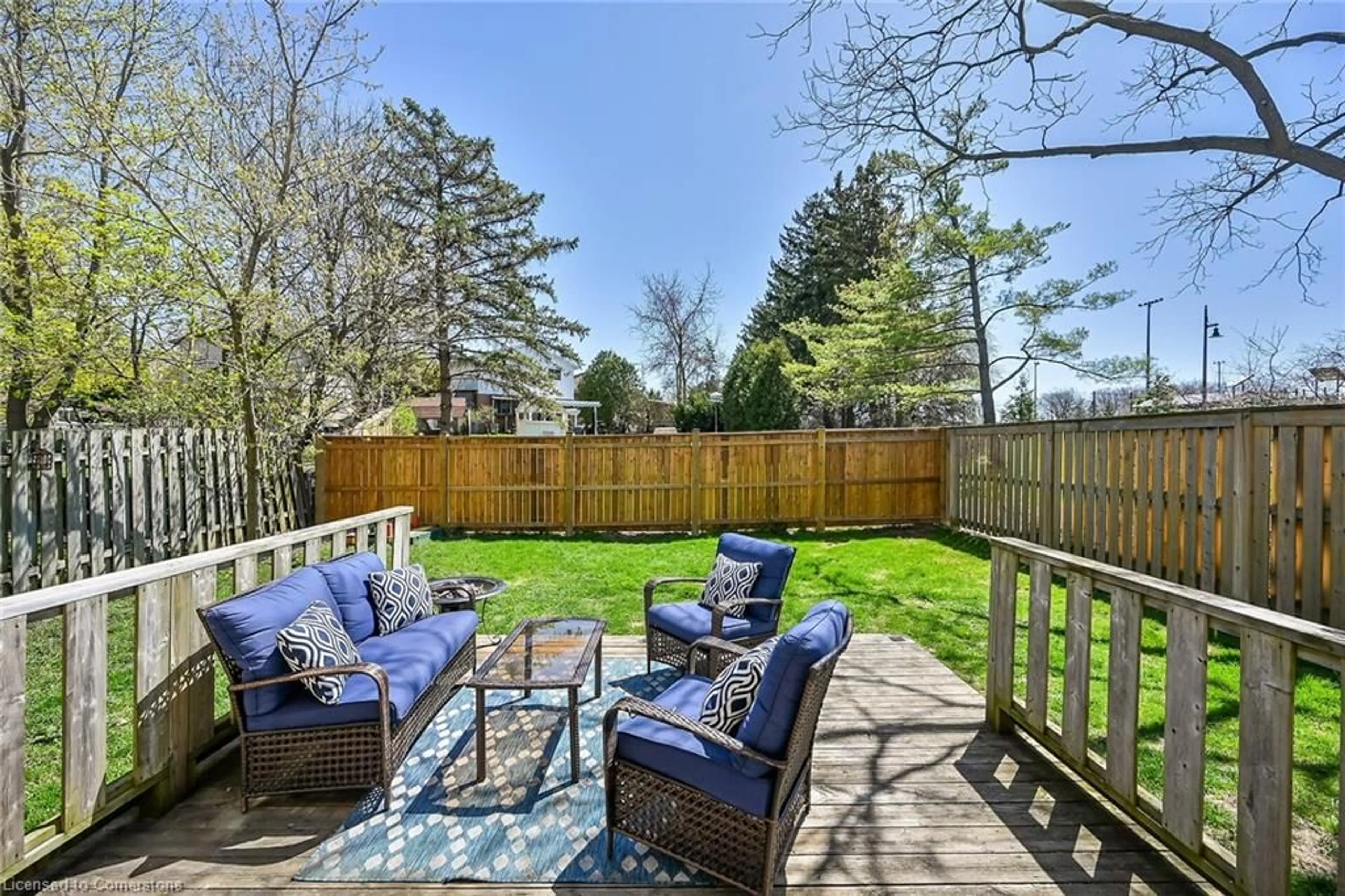 Patio, unknown for 182 Ayr St, Caledonia Ontario N3W 1E5