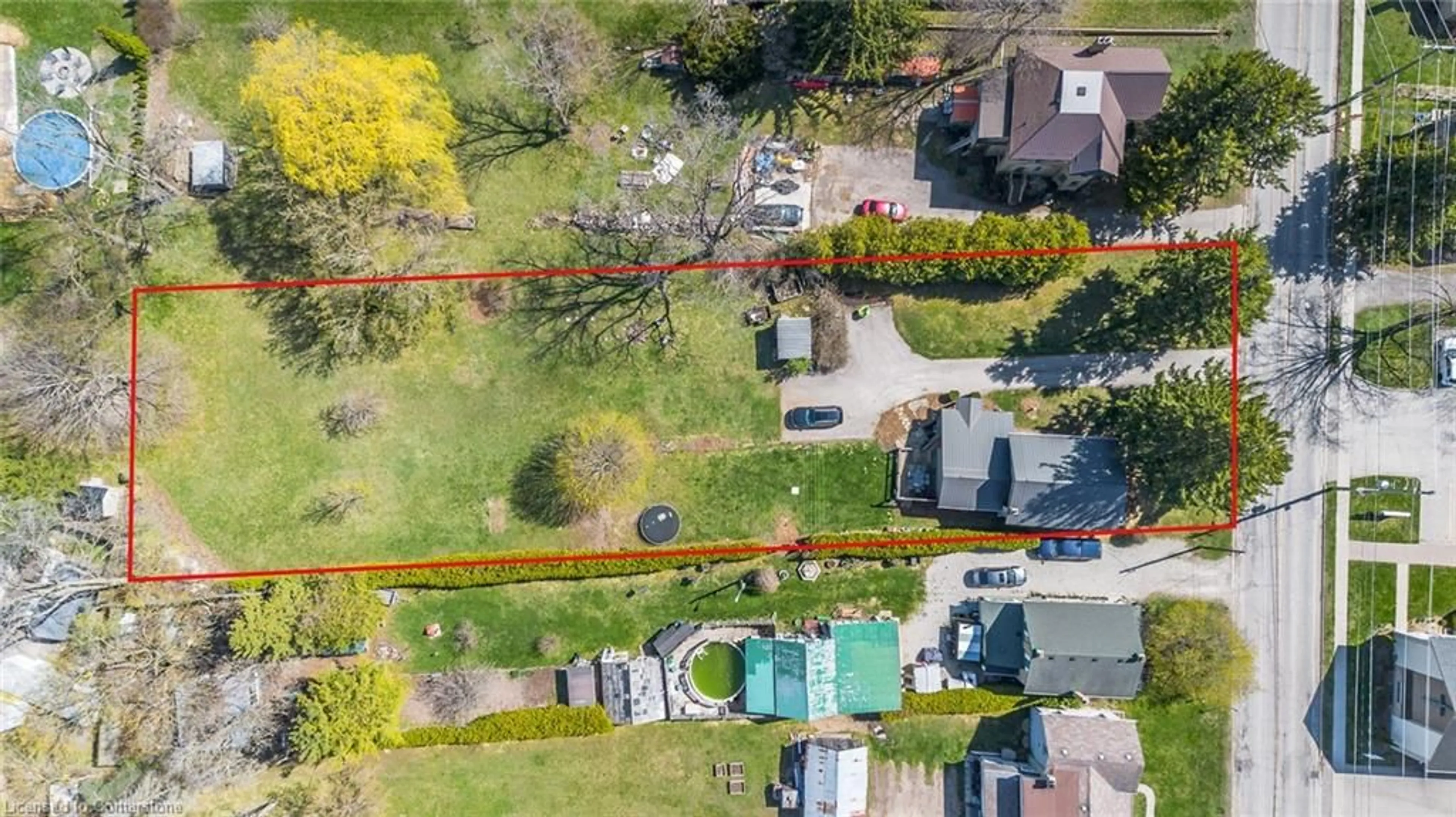 A pic from outside/outdoor area/front of a property/back of a property/a pic from drone, street for 107 Woolwich St, Breslau Ontario N0B 1M0