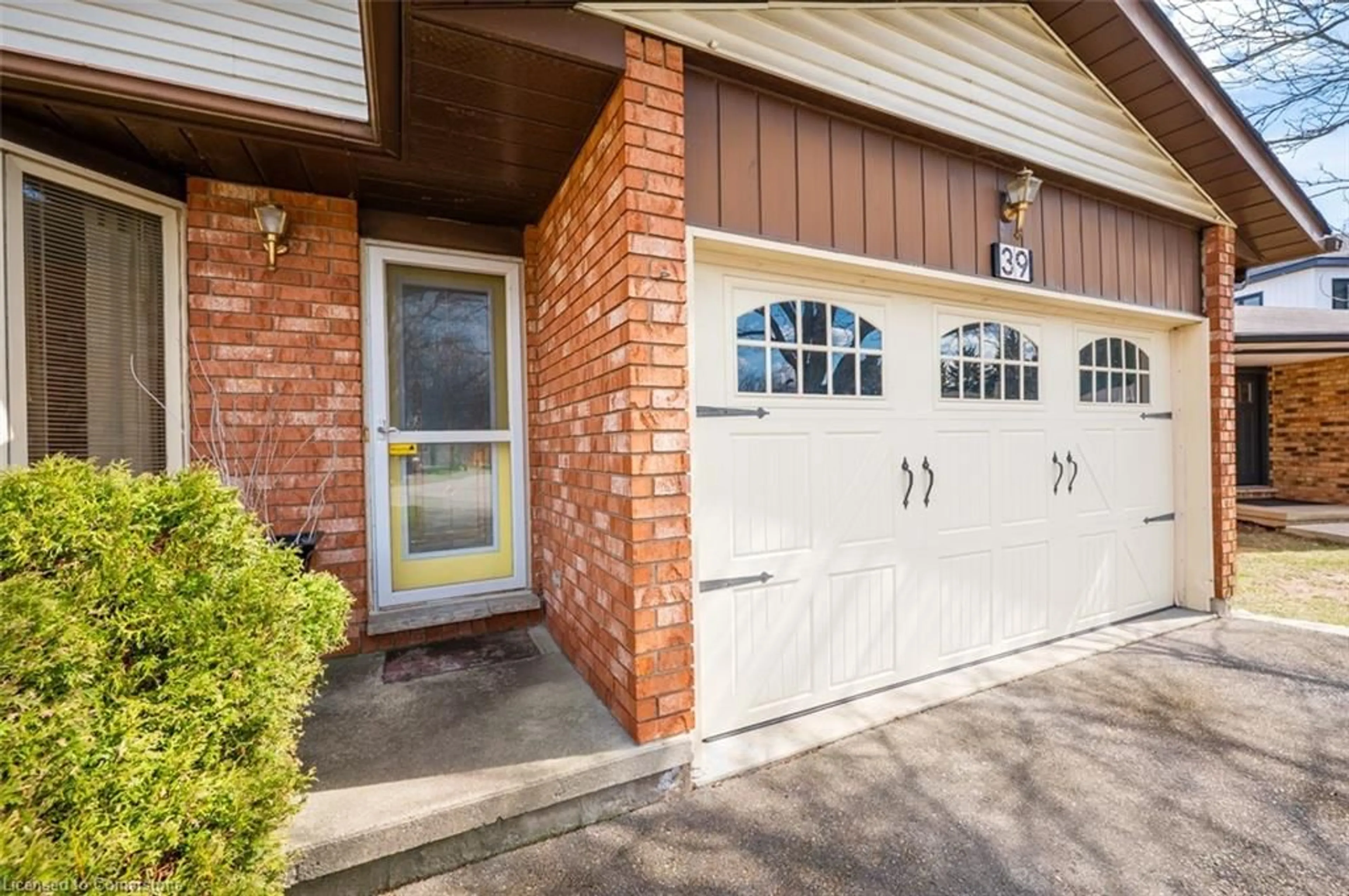 Unknown for 39 Bloomsbury Crt, Ancaster Ontario L9G 4L6