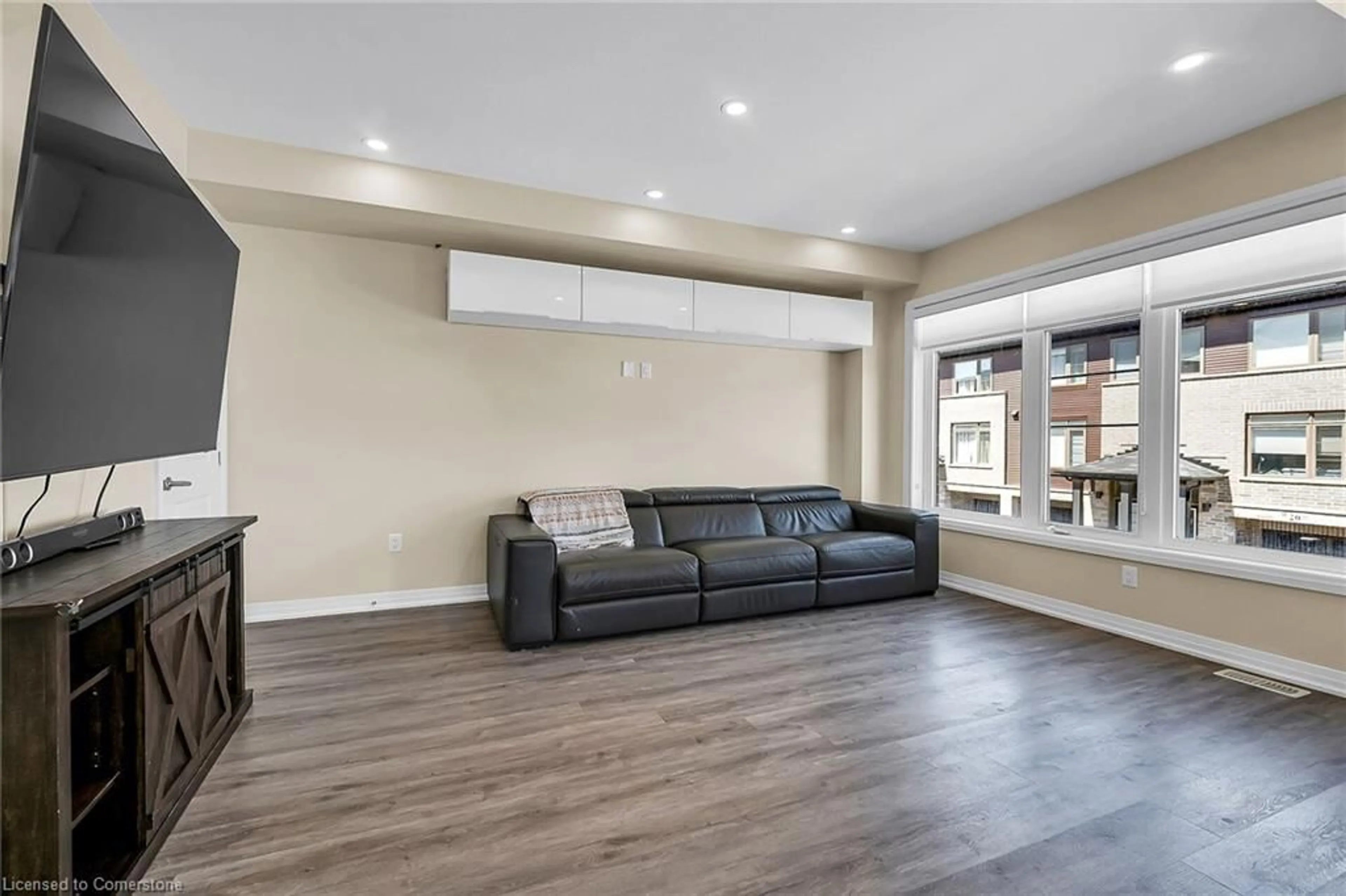 Living room with furniture, unknown for 575 Woodward Ave #48, Hamilton Ontario L8H 6P2