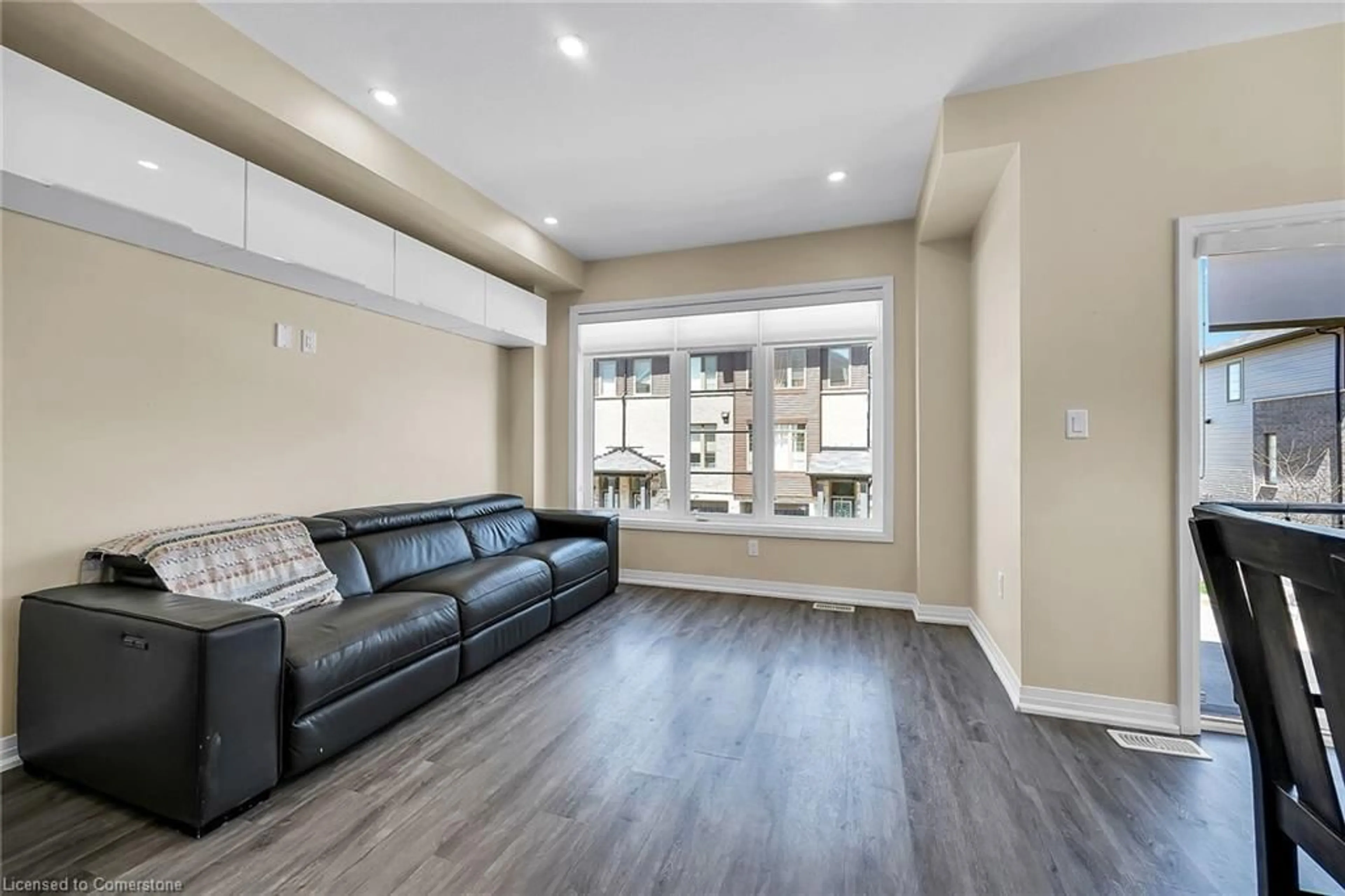 Living room with furniture, unknown for 575 Woodward Ave #48, Hamilton Ontario L8H 6P2
