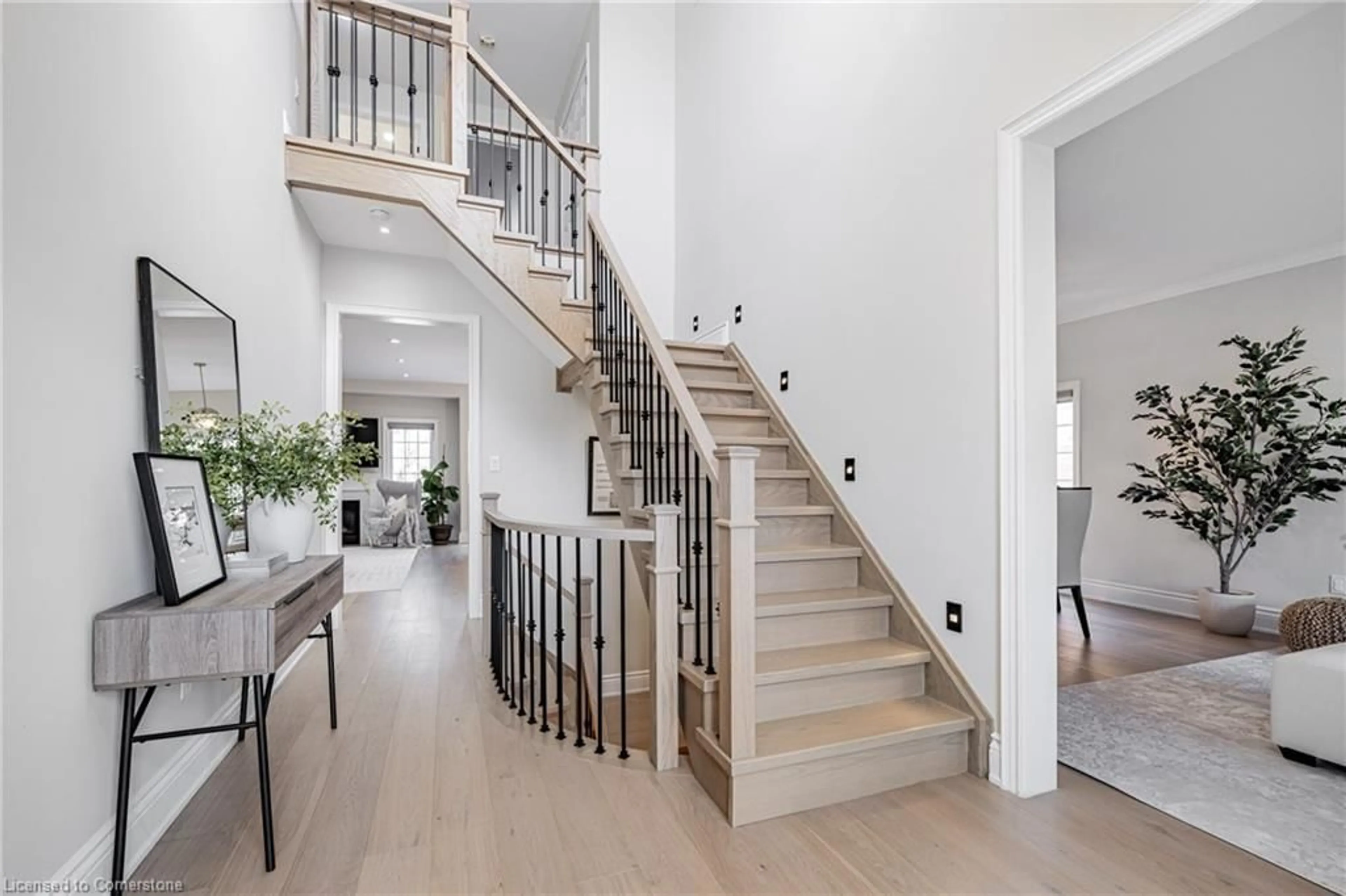 Unknown for 2532 Rebecca St, Oakville Ontario L6L 6N8