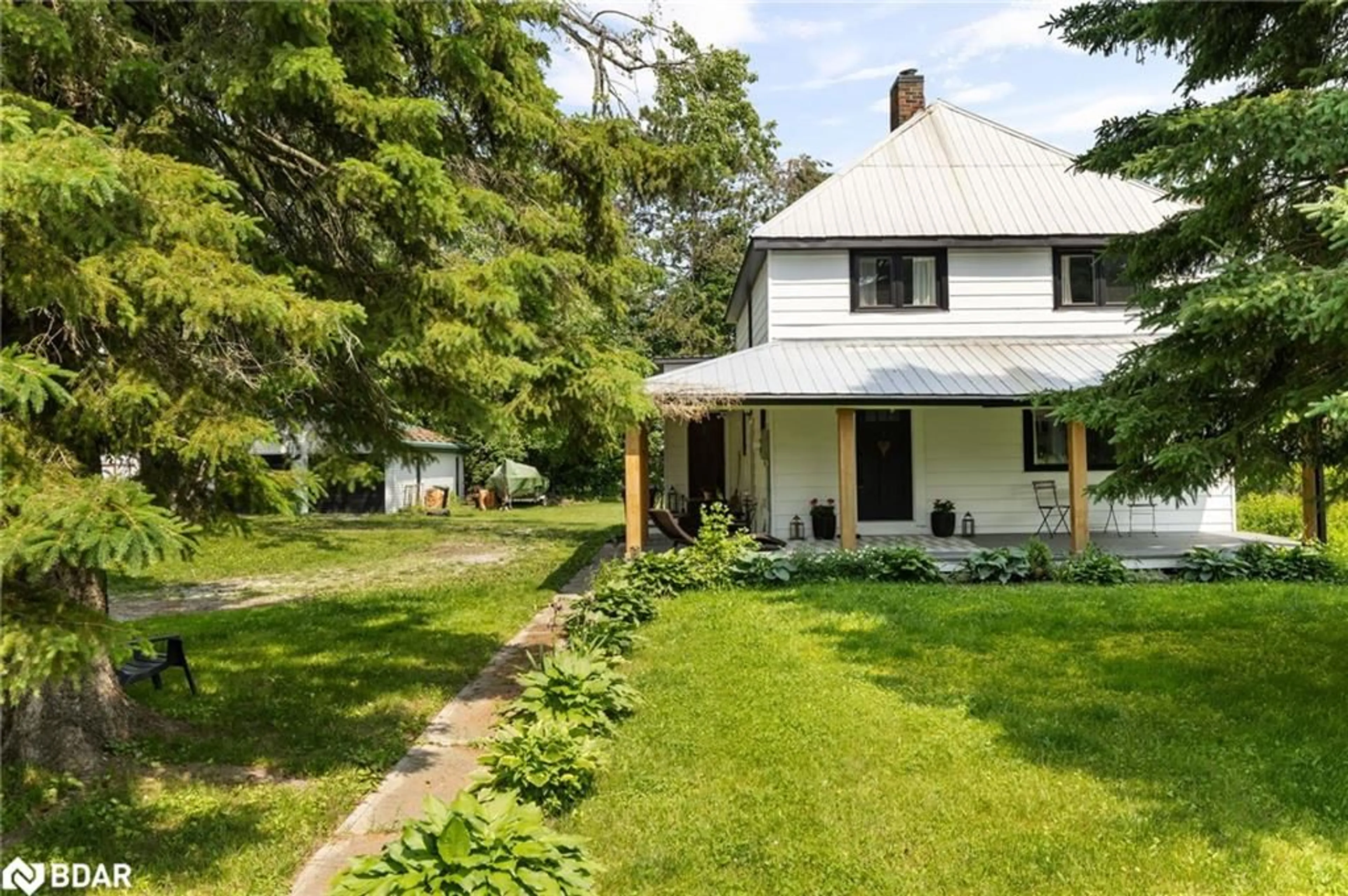 A pic from outside/outdoor area/front of a property/back of a property/a pic from drone, street for 1866 Warminster Side Road, Warminster Ontario L0K 2G0