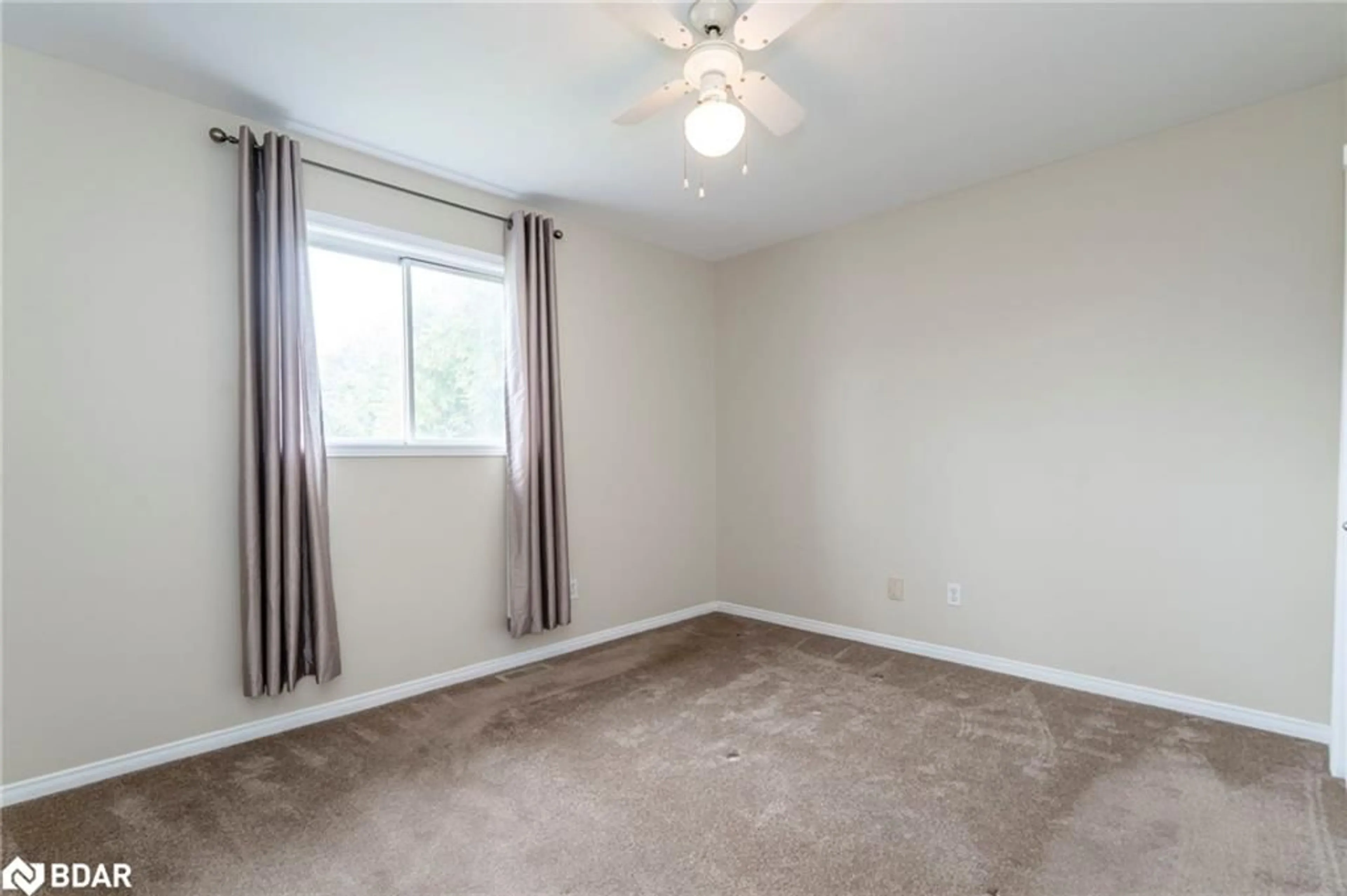 A pic of a room for 14 Glenview Ave, Elmvale Ontario L0L 1P0