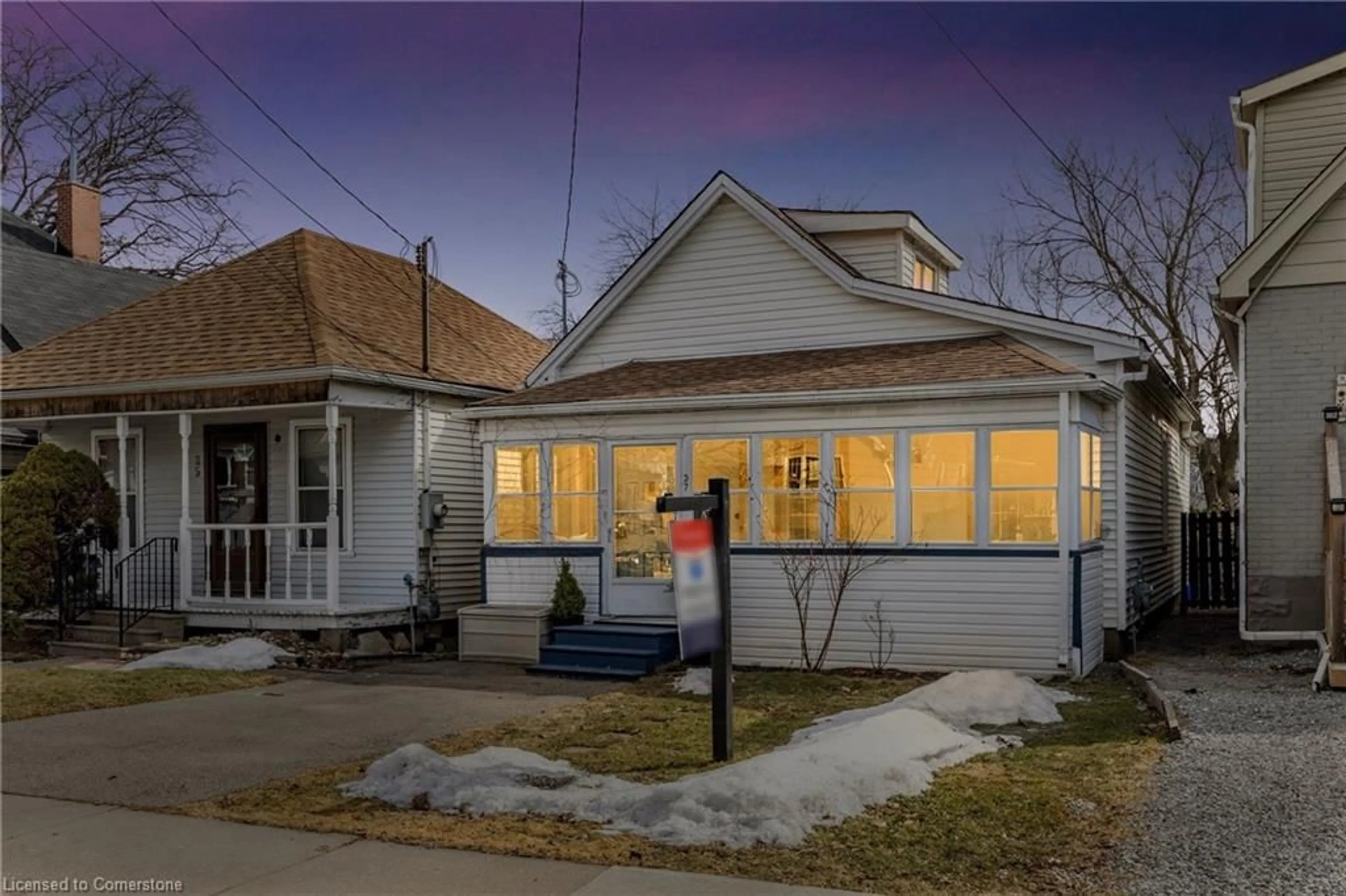 Unknown for 37 East 23rd St, Hamilton Ontario L8V 2W5