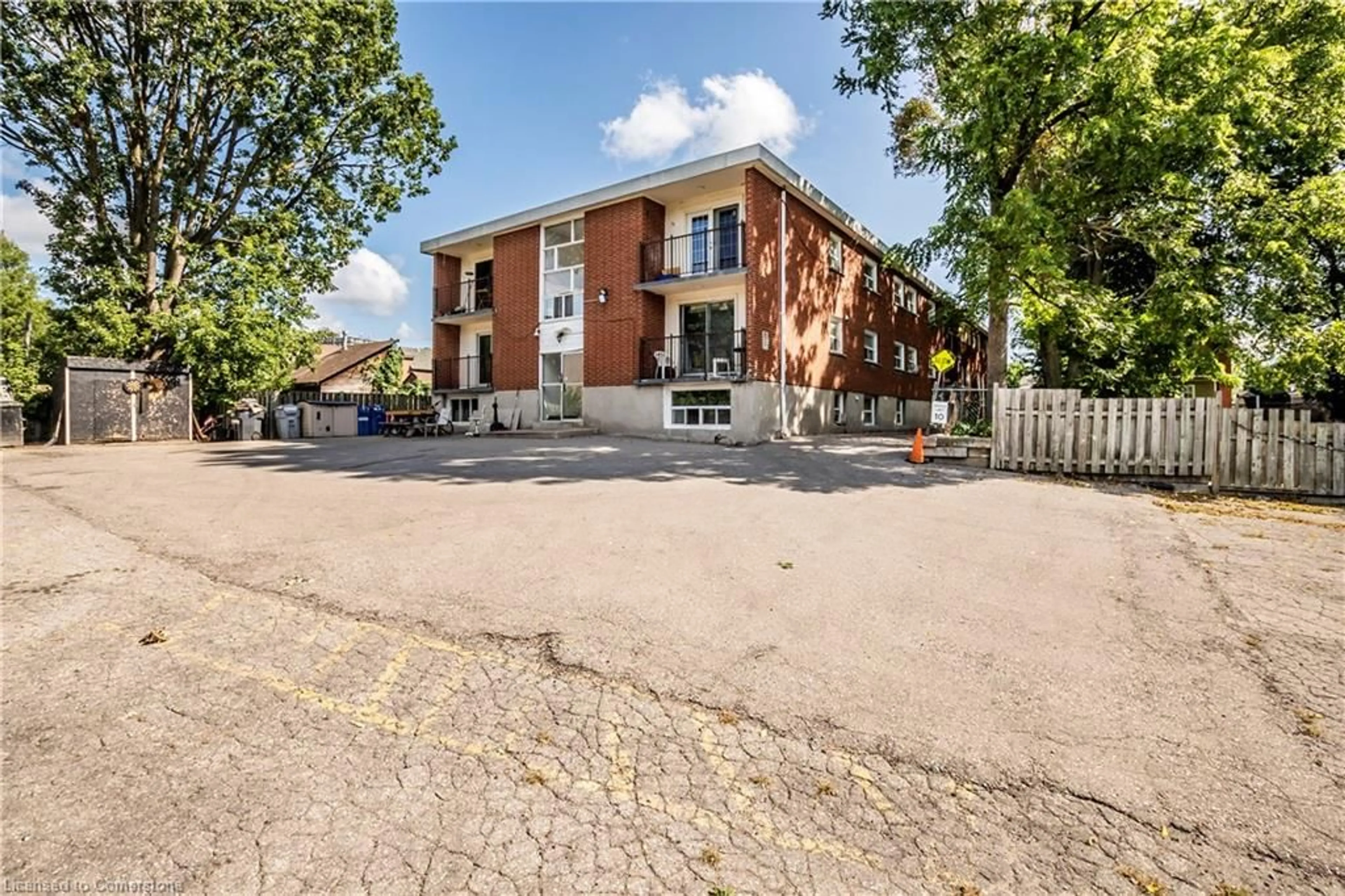 A pic from outside/outdoor area/front of a property/back of a property/a pic from drone, building for 199 Ahrens St, Kitchener Ontario N2H 4E1