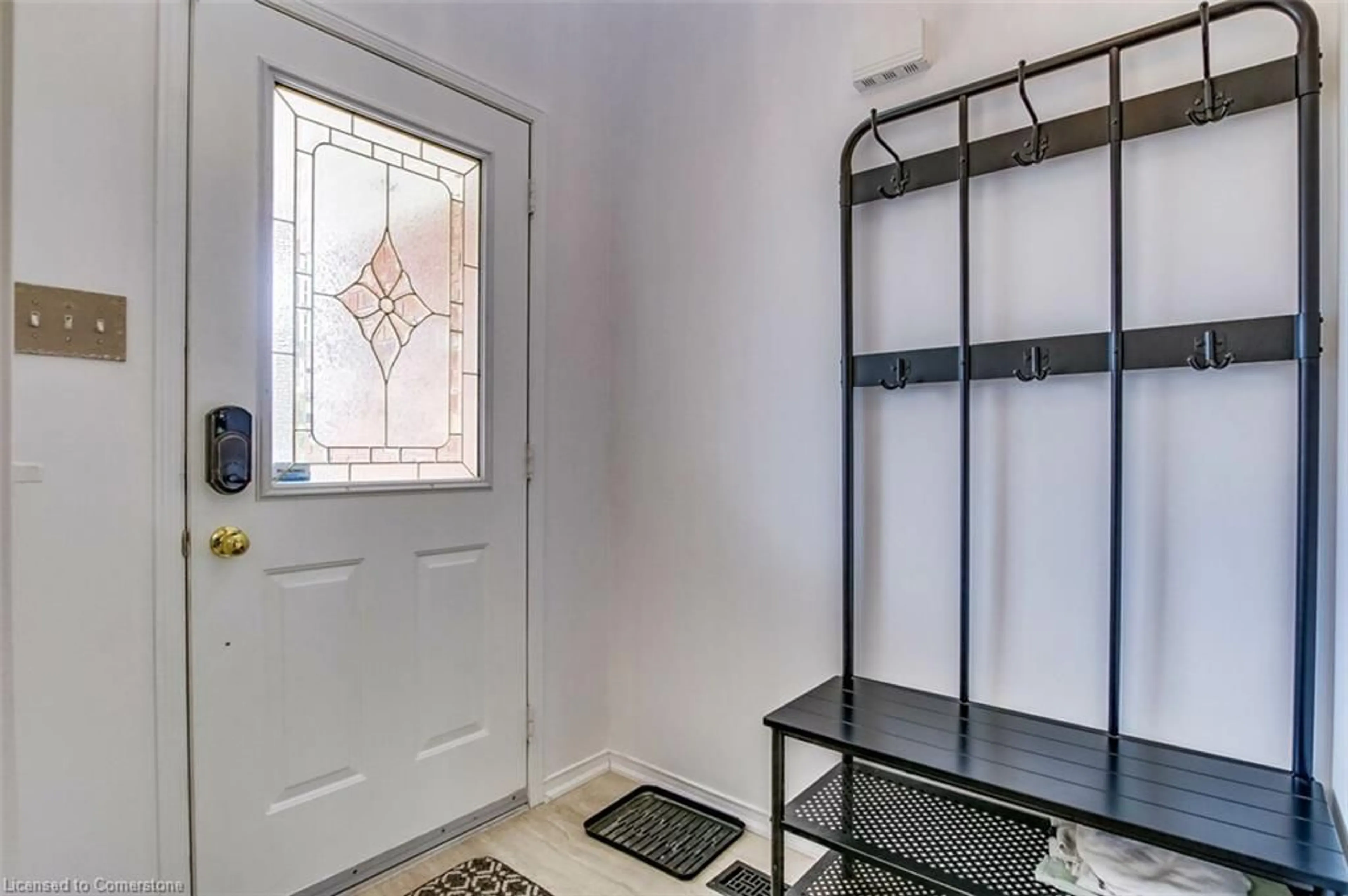 Indoor entryway for 192 Osborn Ave, Brantford Ontario N3T 6S7