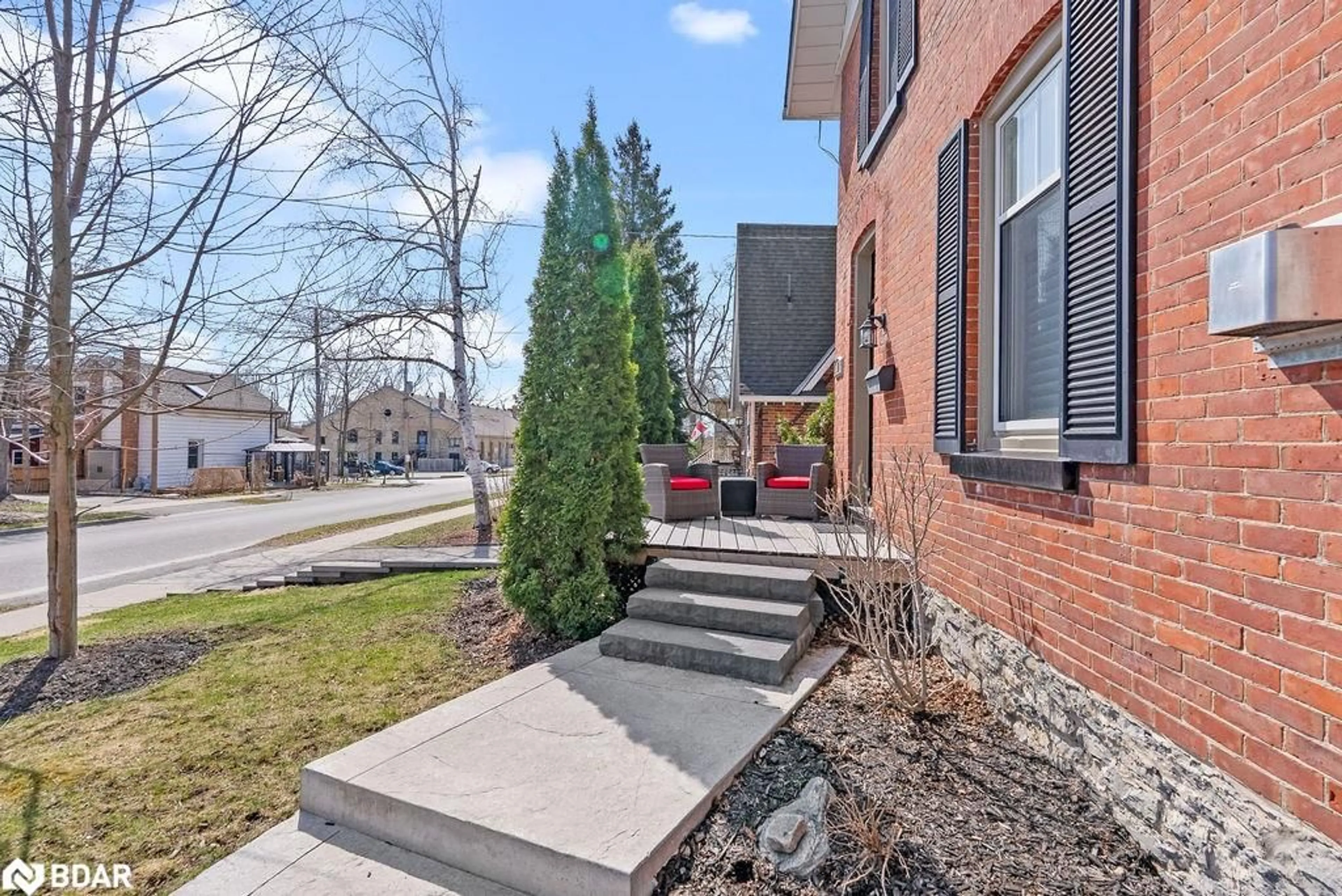 Home with brick exterior material, street for 21 Sussex St, Lindsay Ontario K9V 4H3