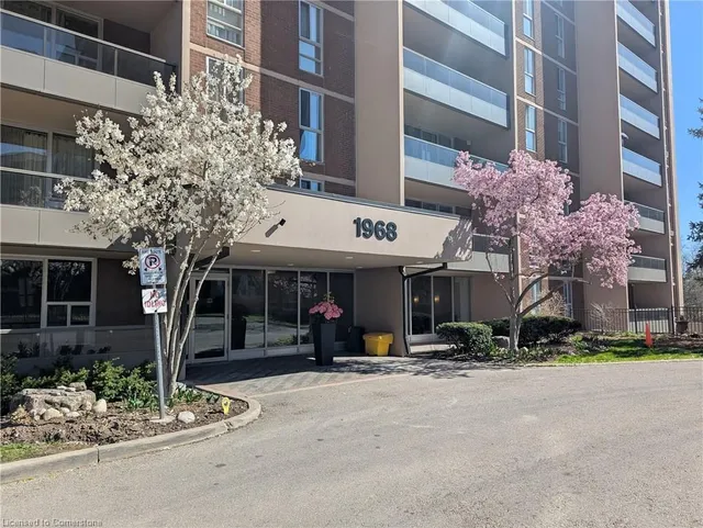 Additional property image - 1968 Main St Unit 1002