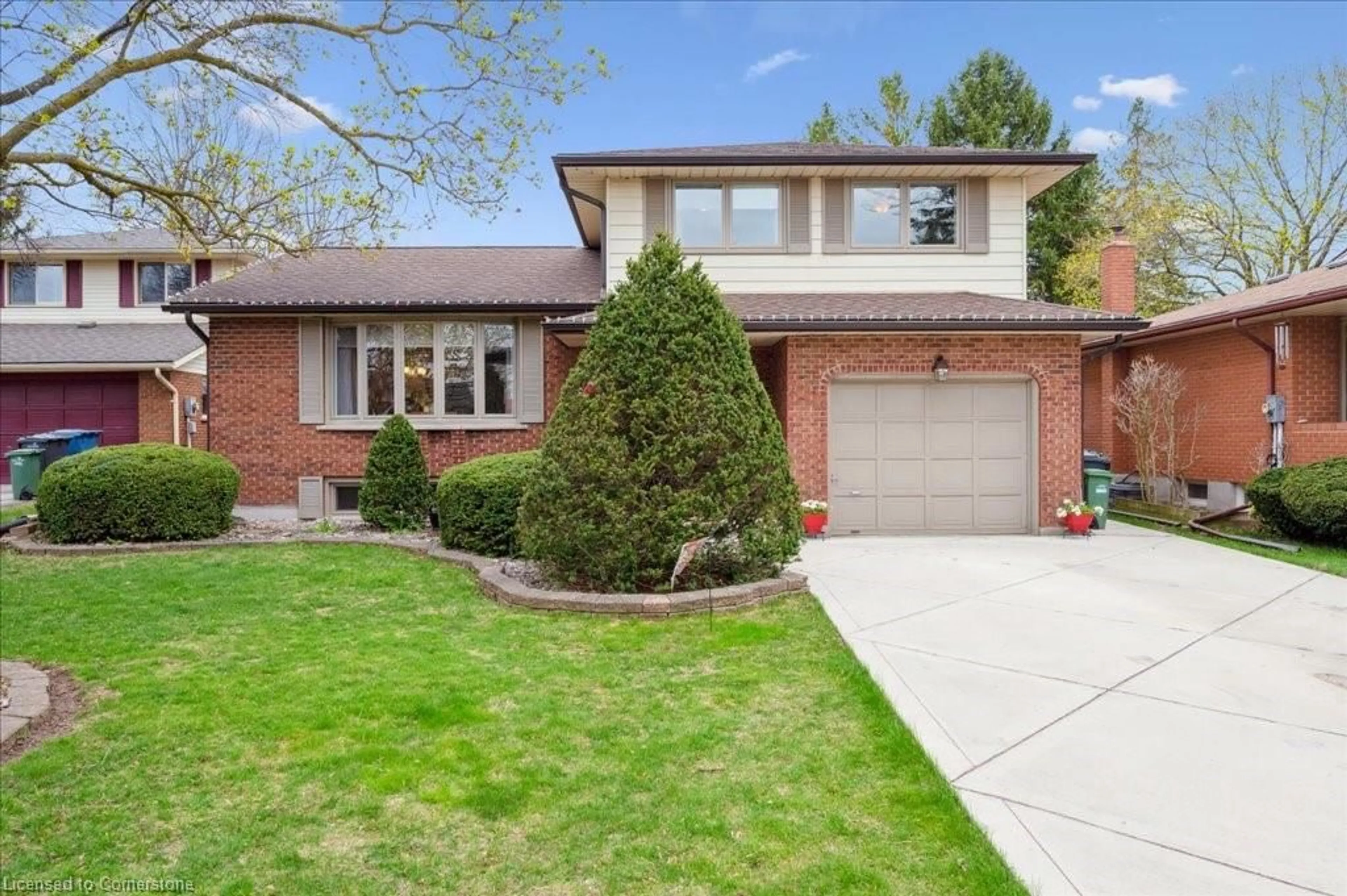 Home with brick exterior material, street for 5 Cabot Crt, Guelph Ontario N1G 3E4