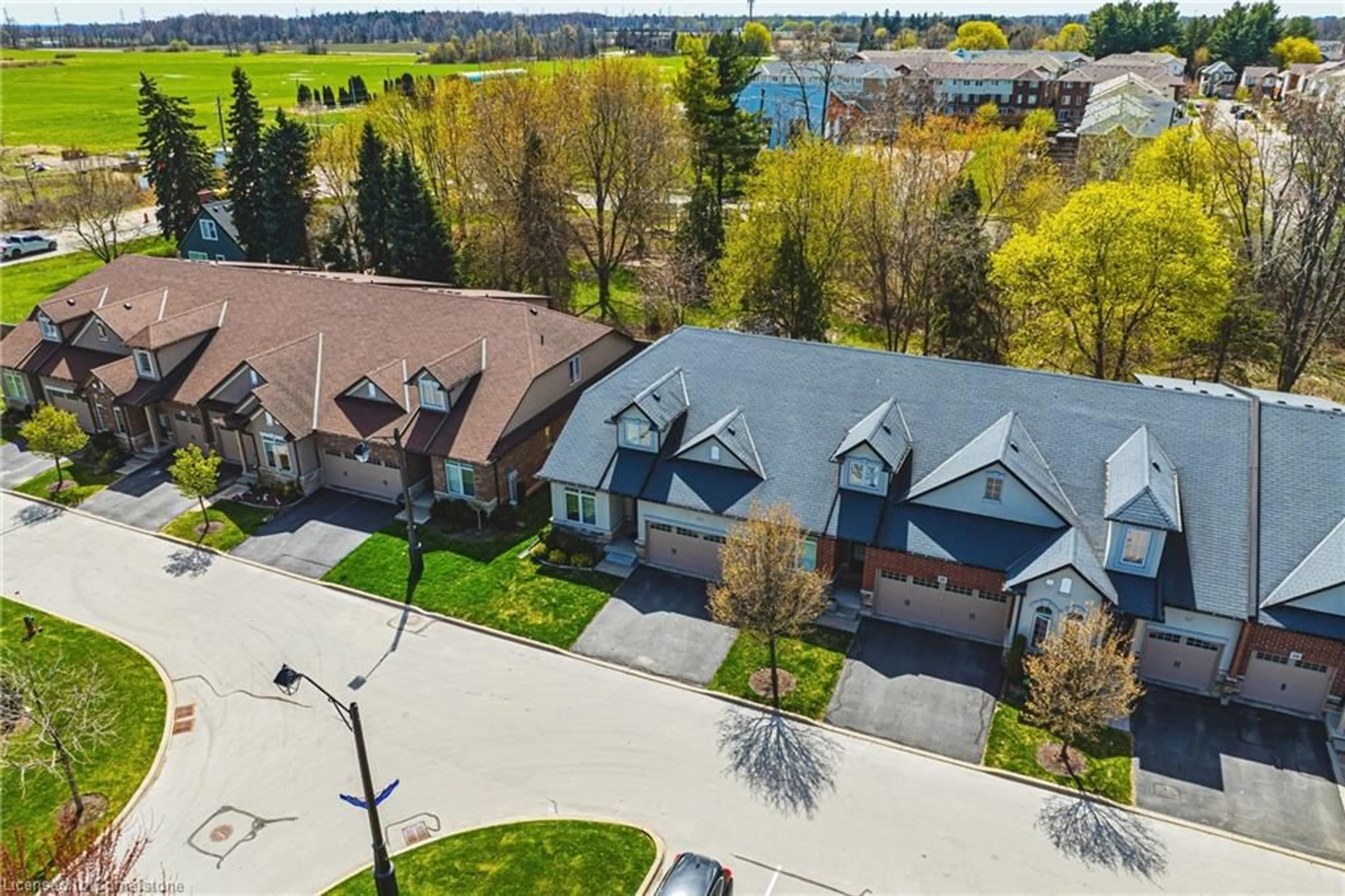 A pic from outside/outdoor area/front of a property/back of a property/a pic from drone, street for 32 Menton Drive, Ancaster Ontario L9G 3K9