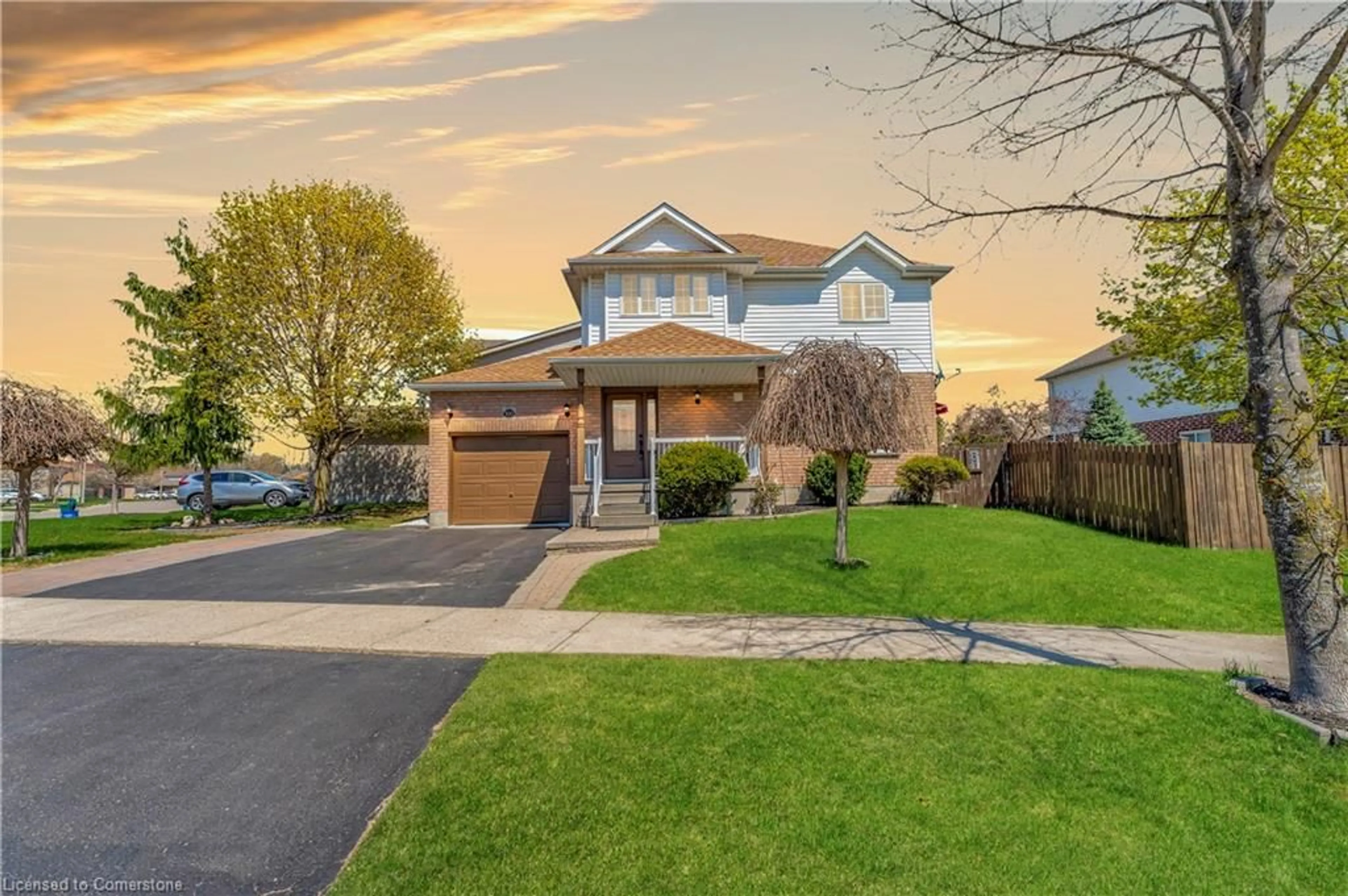 A pic from outside/outdoor area/front of a property/back of a property/a pic from drone, street for 500 Marl Meadow Cres, Kitchener Ontario N2R 1L1