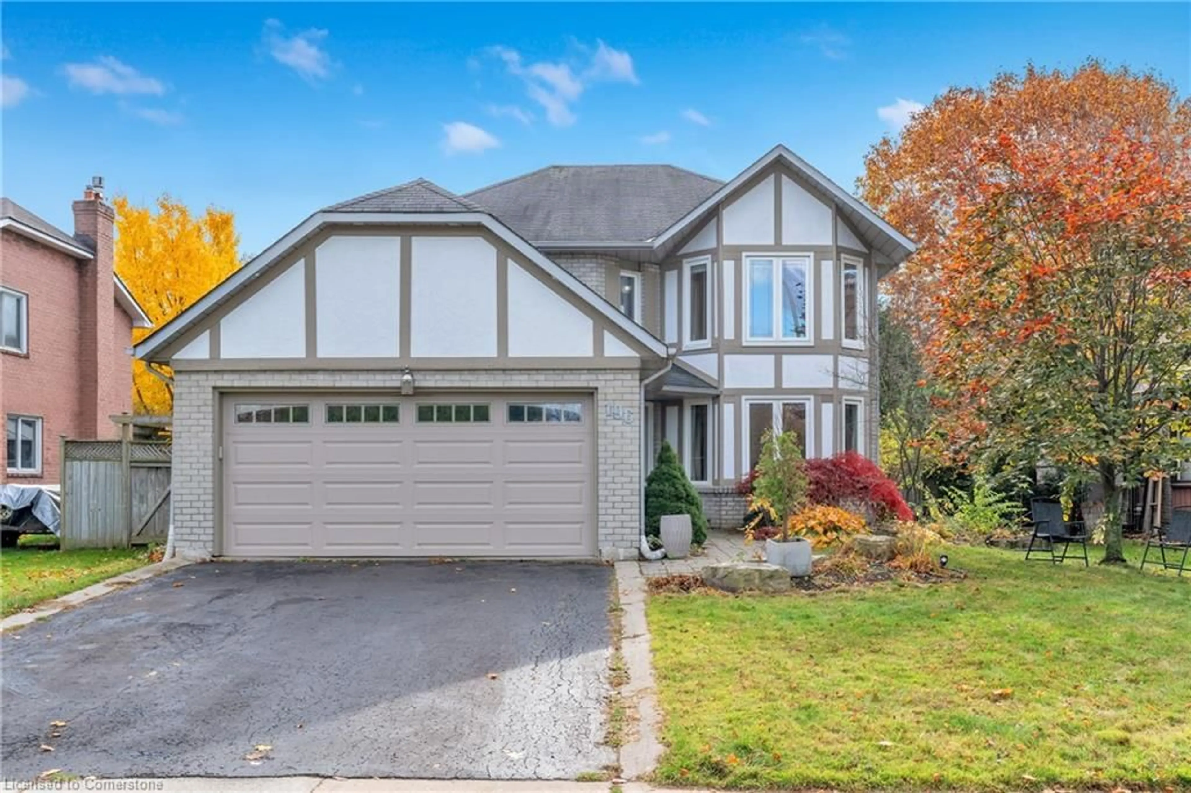 Home with vinyl exterior material, street for 196 Amberly Blvd, Ancaster Ontario L9G 4J7