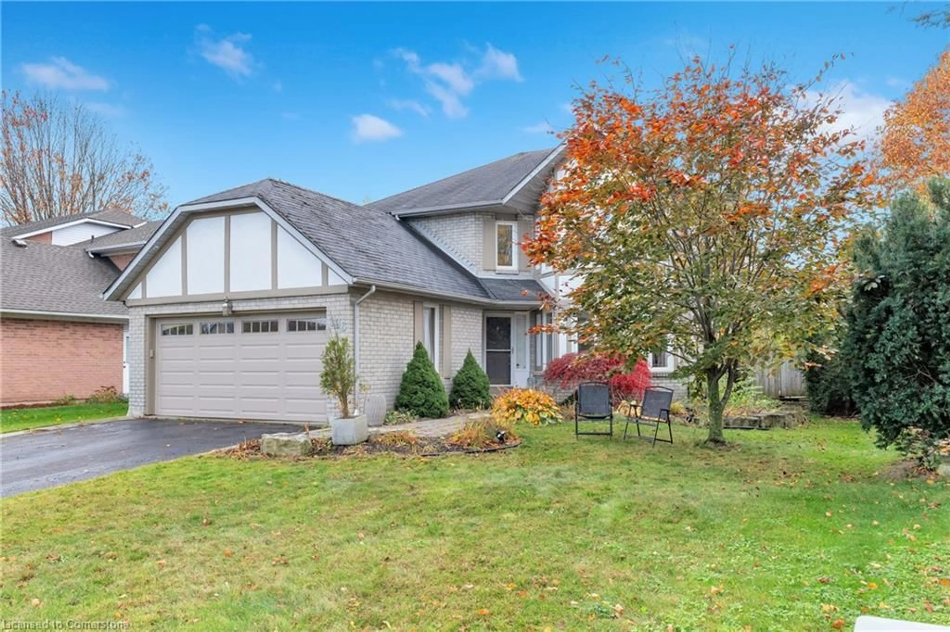 A pic from outside/outdoor area/front of a property/back of a property/a pic from drone, street for 196 Amberly Blvd, Ancaster Ontario L9G 4J7