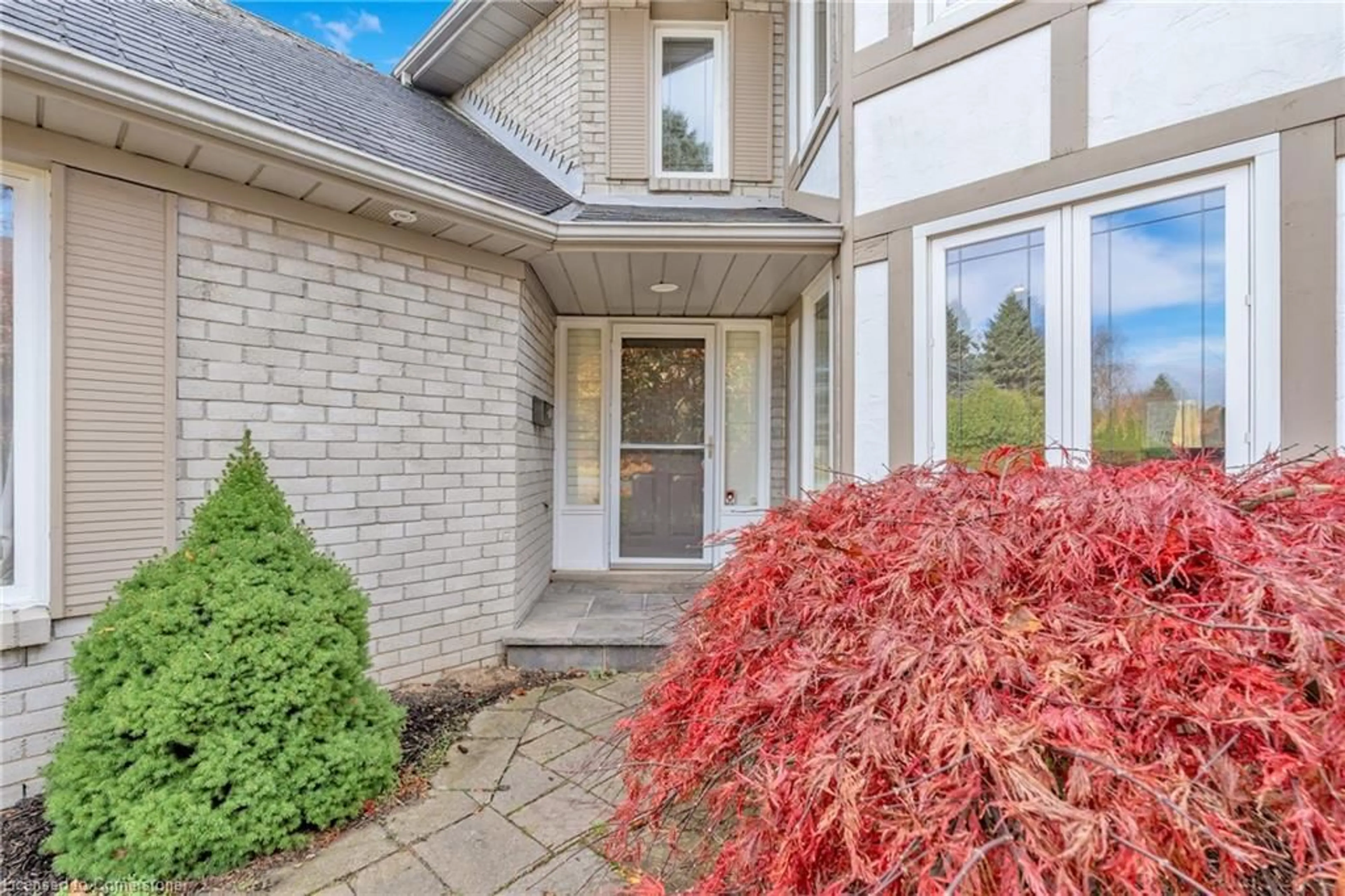 Home with brick exterior material, street for 196 Amberly Blvd, Ancaster Ontario L9G 4J7