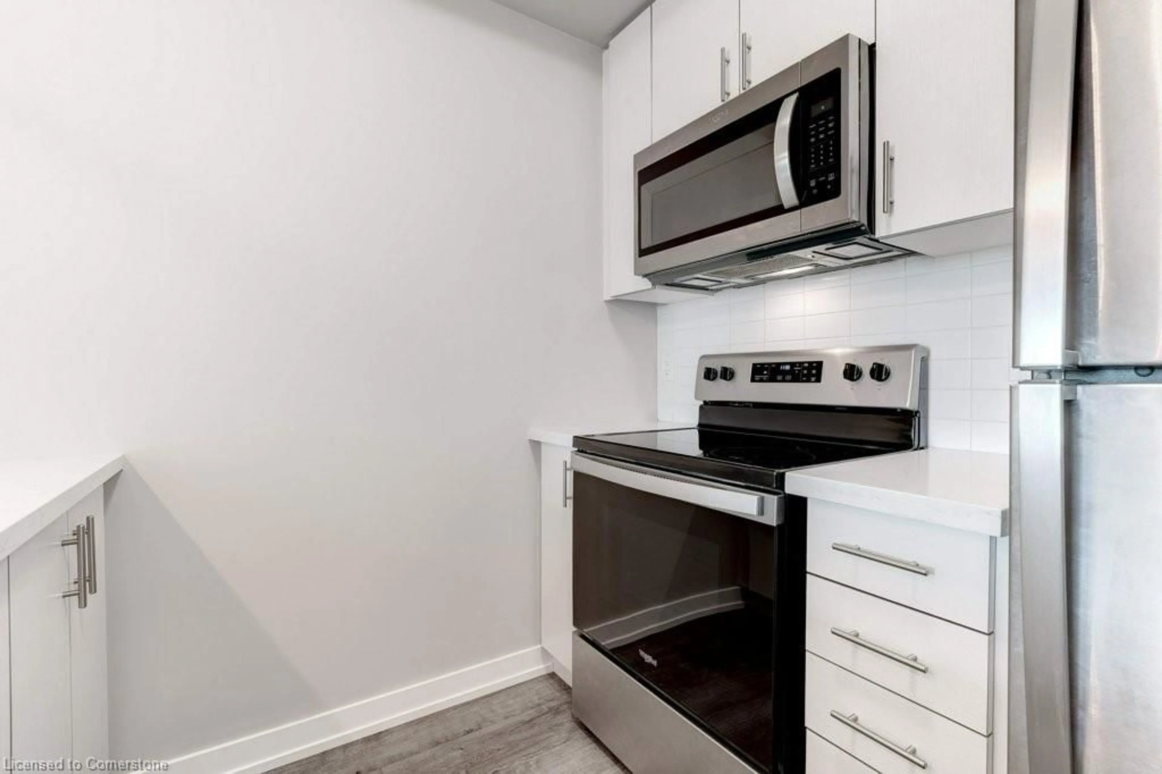 Standard kitchen, unknown for 5055 Greenlane Rd #430, Beamsville Ontario L0R 1B3