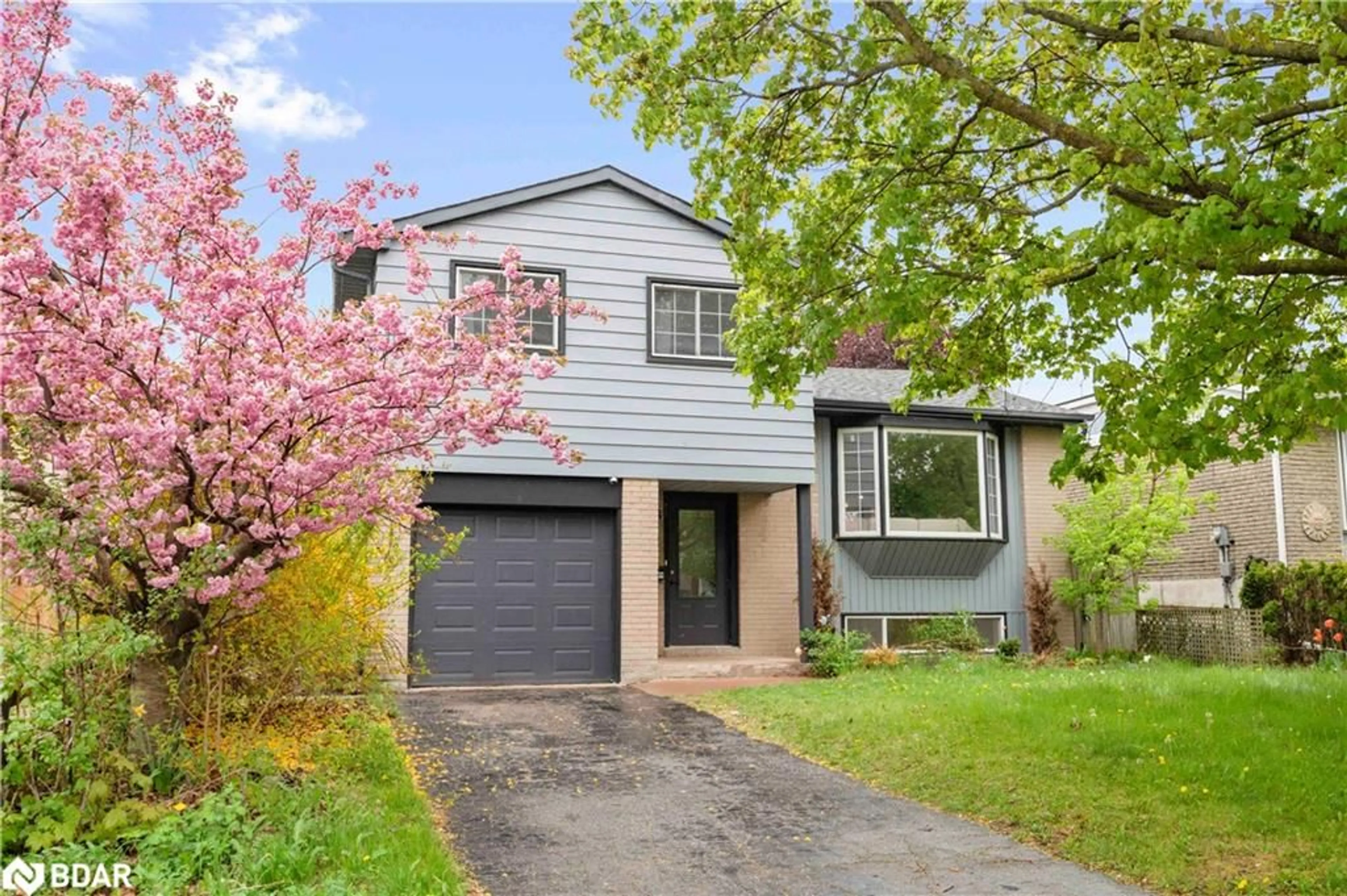 Home with vinyl exterior material, street for 1236 Avonlea Rd, Cambridge Ontario N3H 4Z8