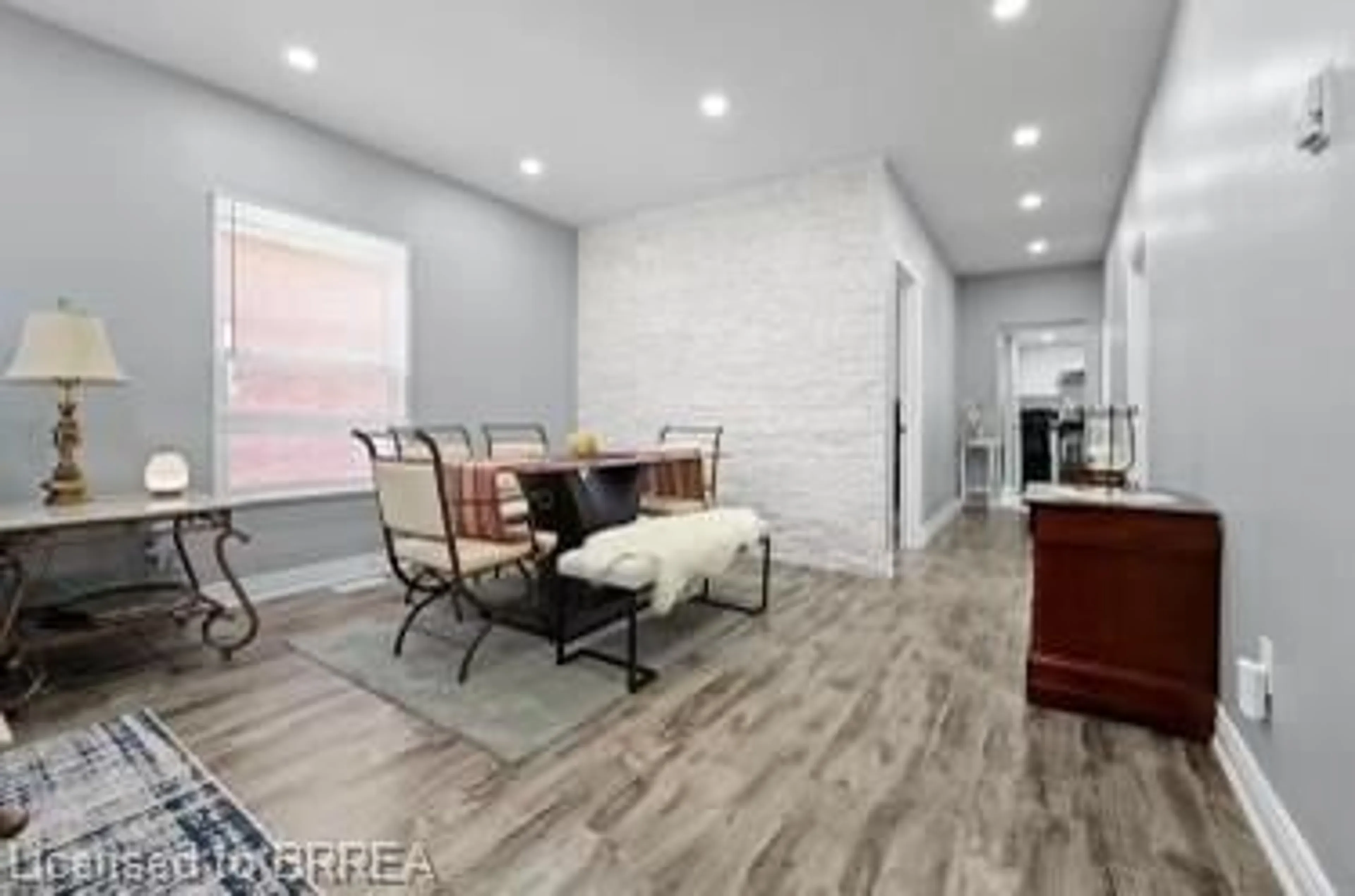 A pic of a room for 104 Mary St, Brantford Ontario N3S 3B7