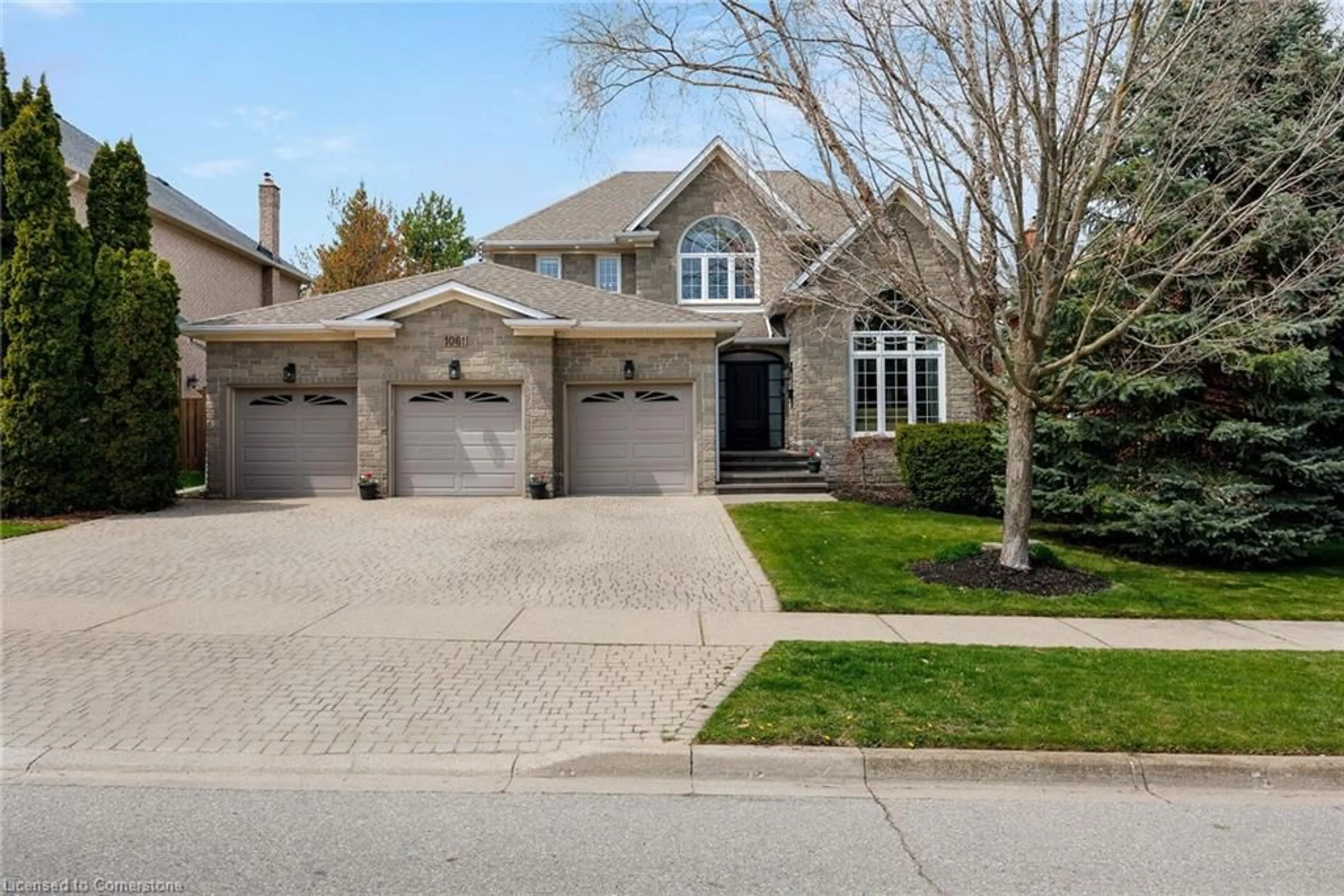 Home with brick exterior material, street for 1061 Summit Ridge Dr, Oakville Ontario L6M 3K9