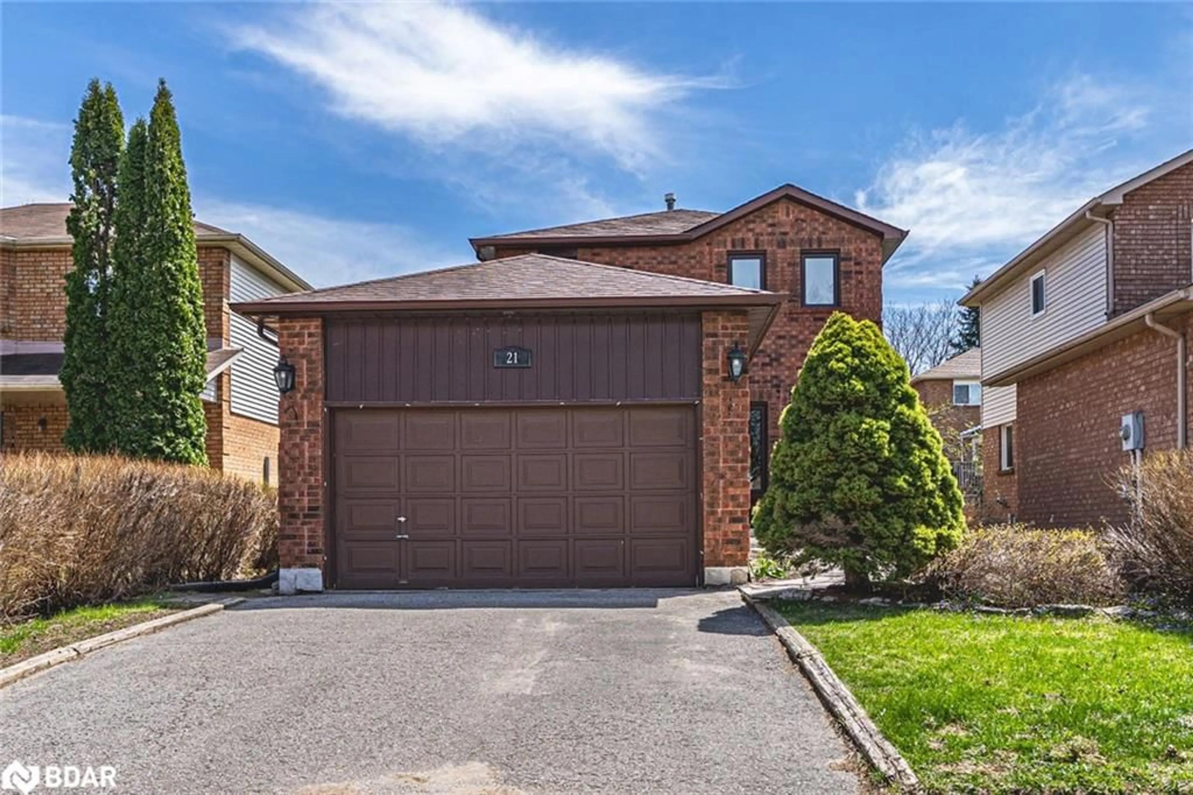 Home with brick exterior material, street for 21 Cuthbert St, Barrie Ontario L4N 6X8