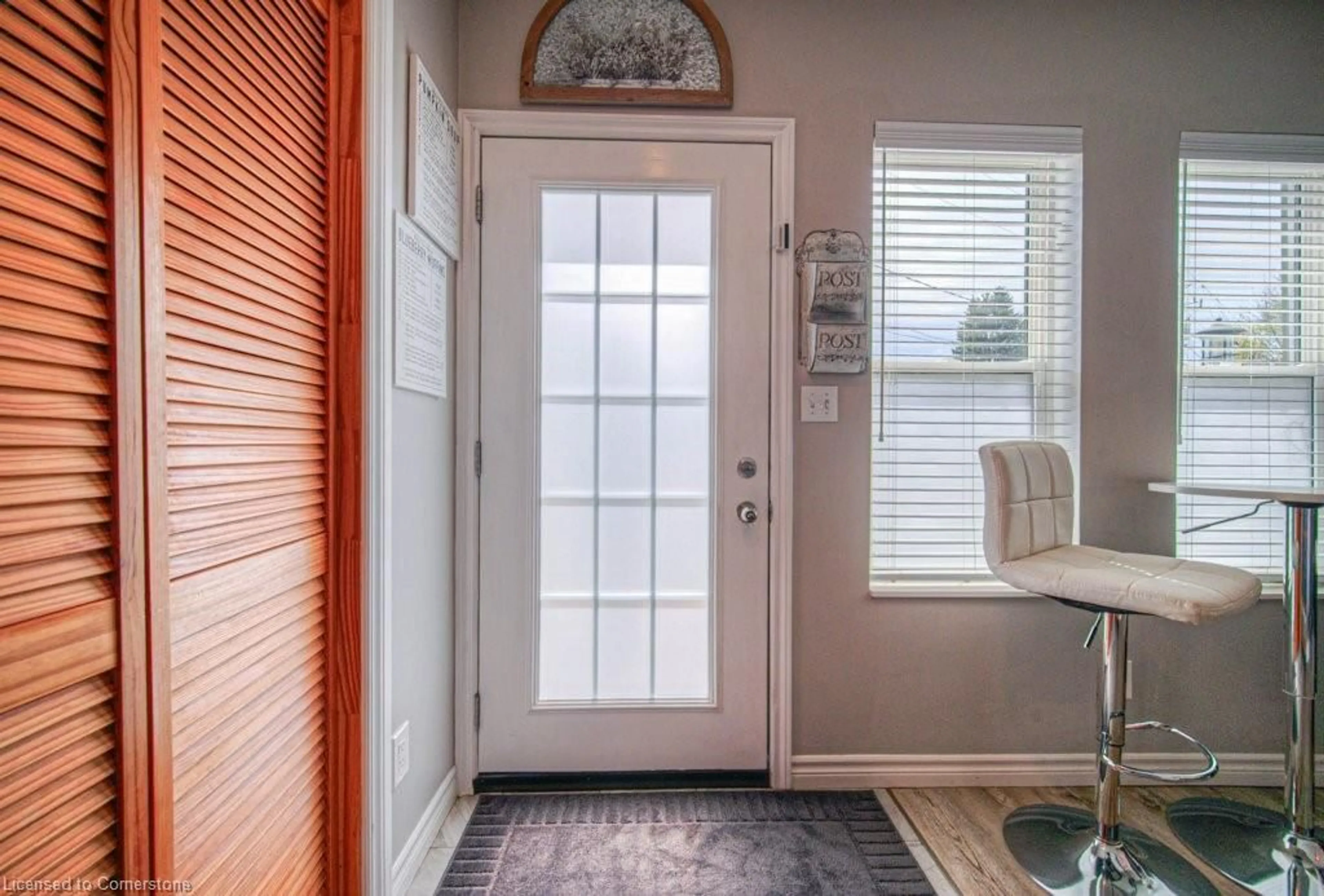 Indoor entryway for 157 Henderson St, Cambridge Ontario N3C 2G3